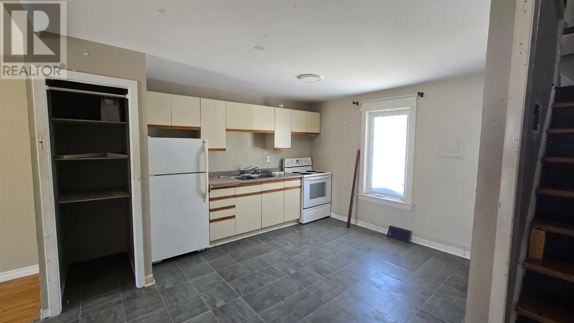 246 St. James ST - Image 10