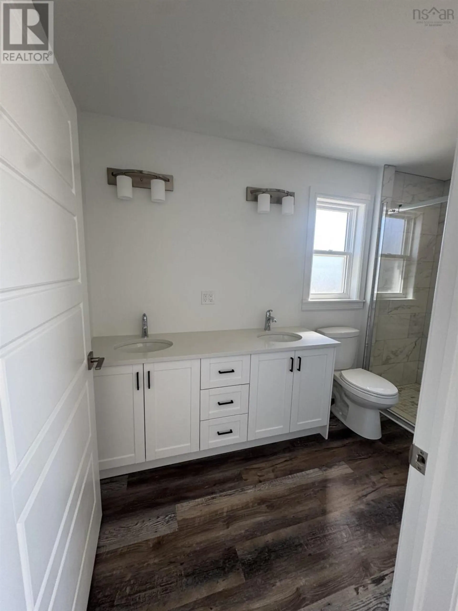 29 Community Way - Image 11