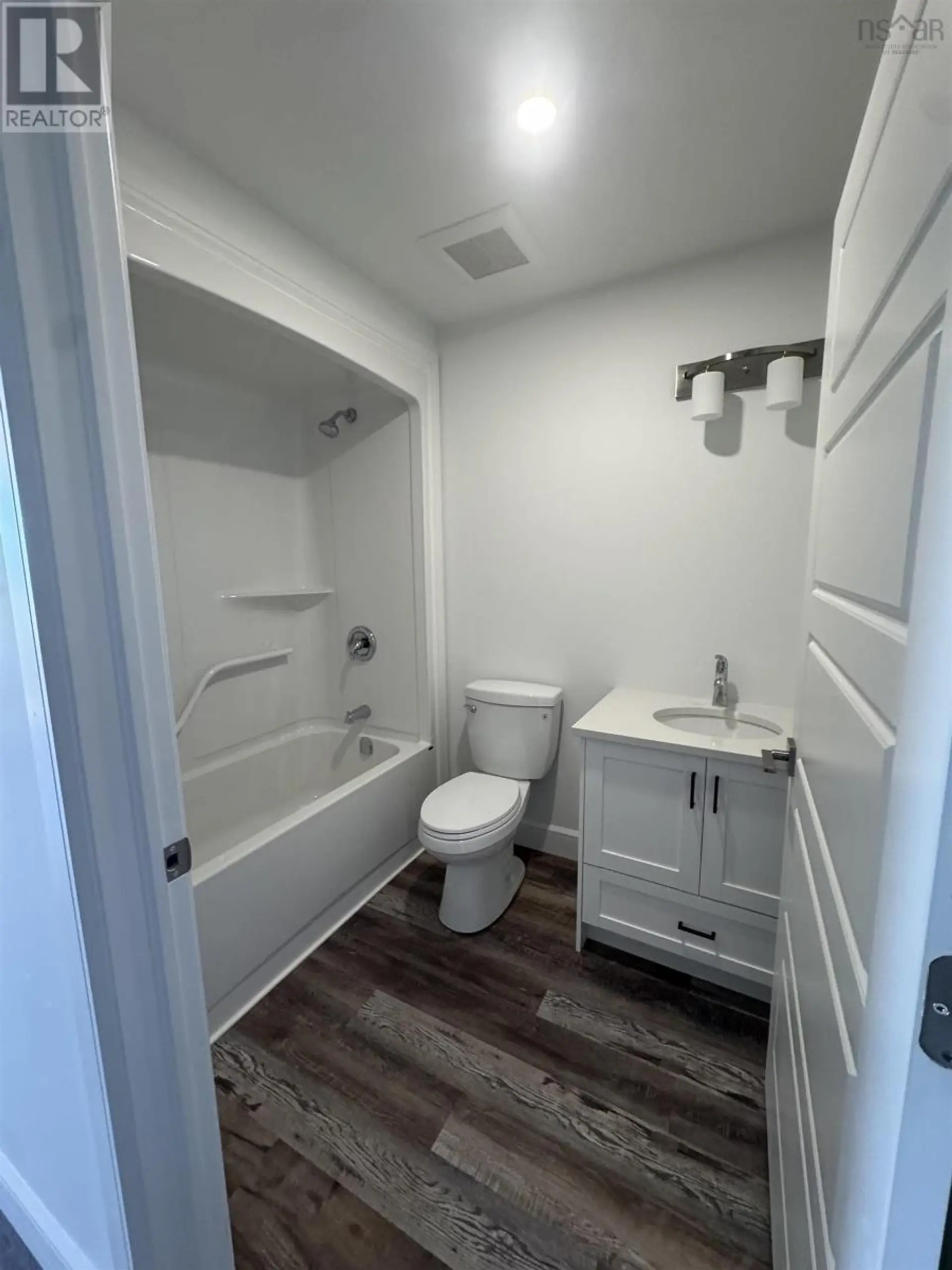 29 Community Way - Image 14