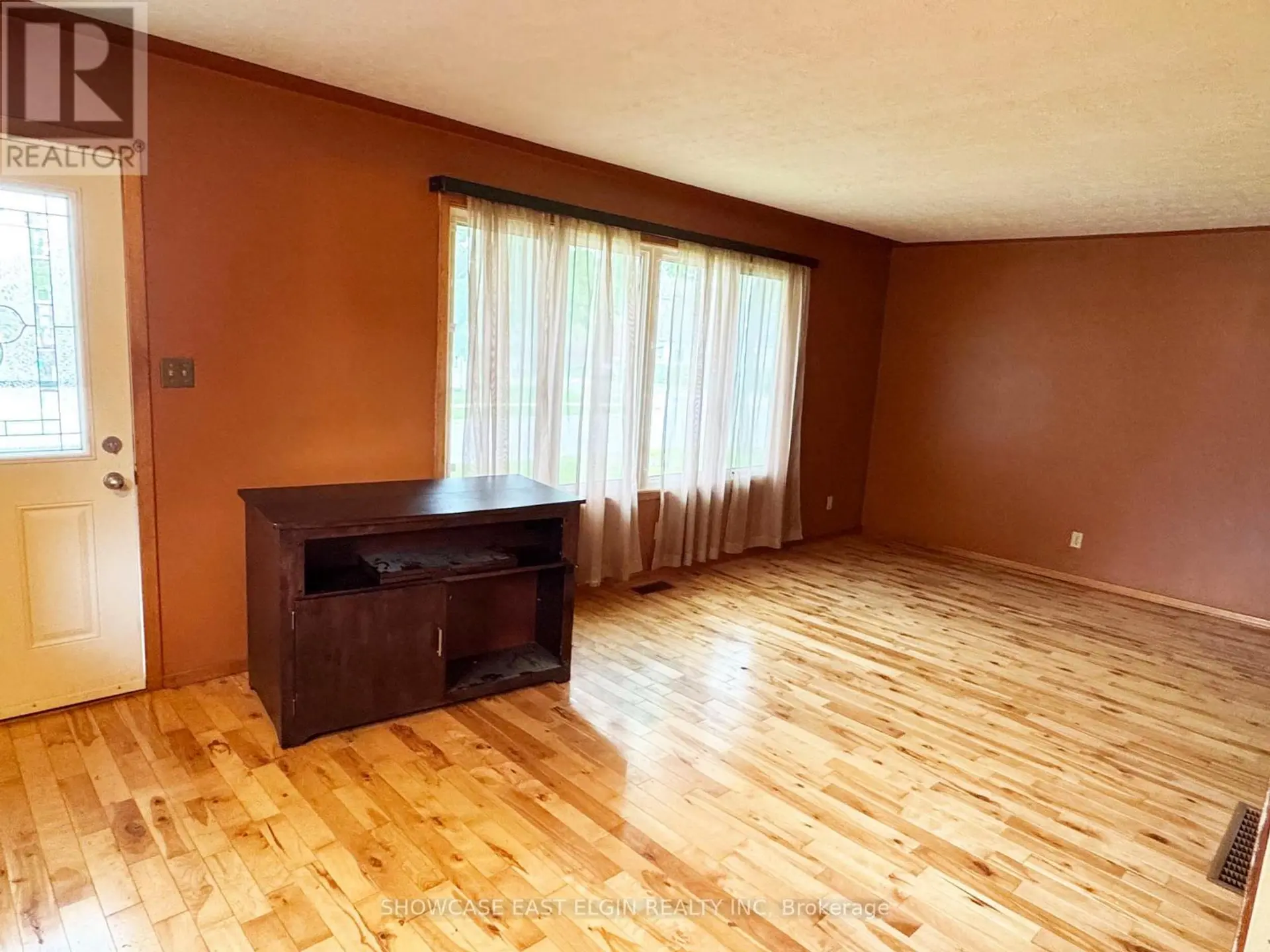 21 CLARENCE STREET - Image 3