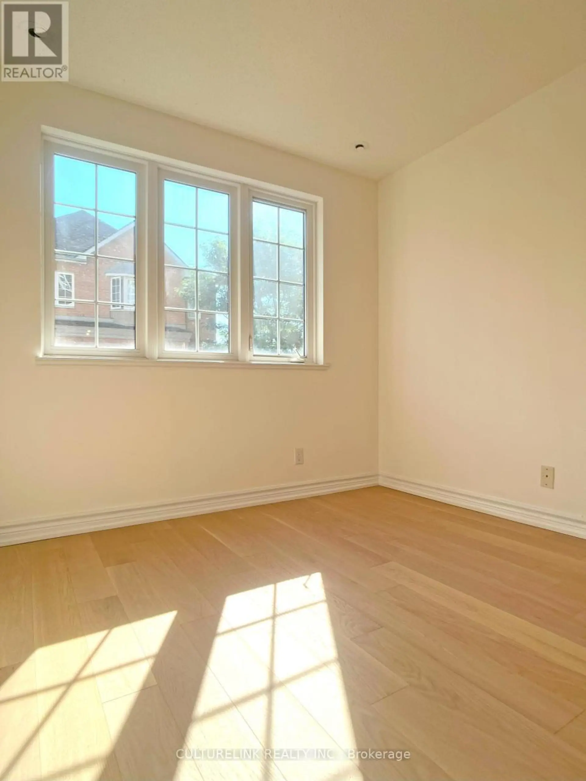 #1502 28 SOMMERSET WAY - Image 10
