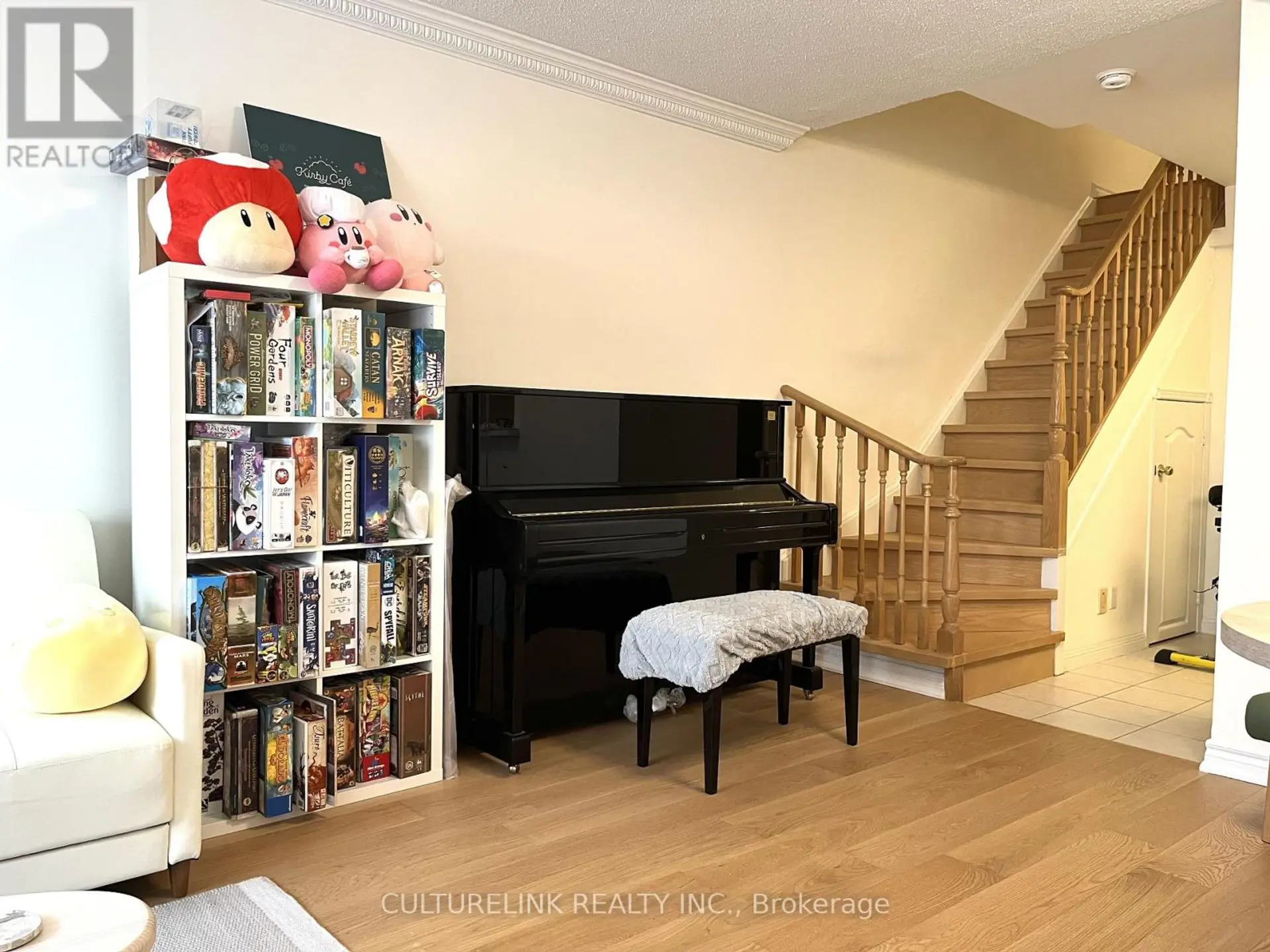 #1502 28 SOMMERSET WAY - Image 3