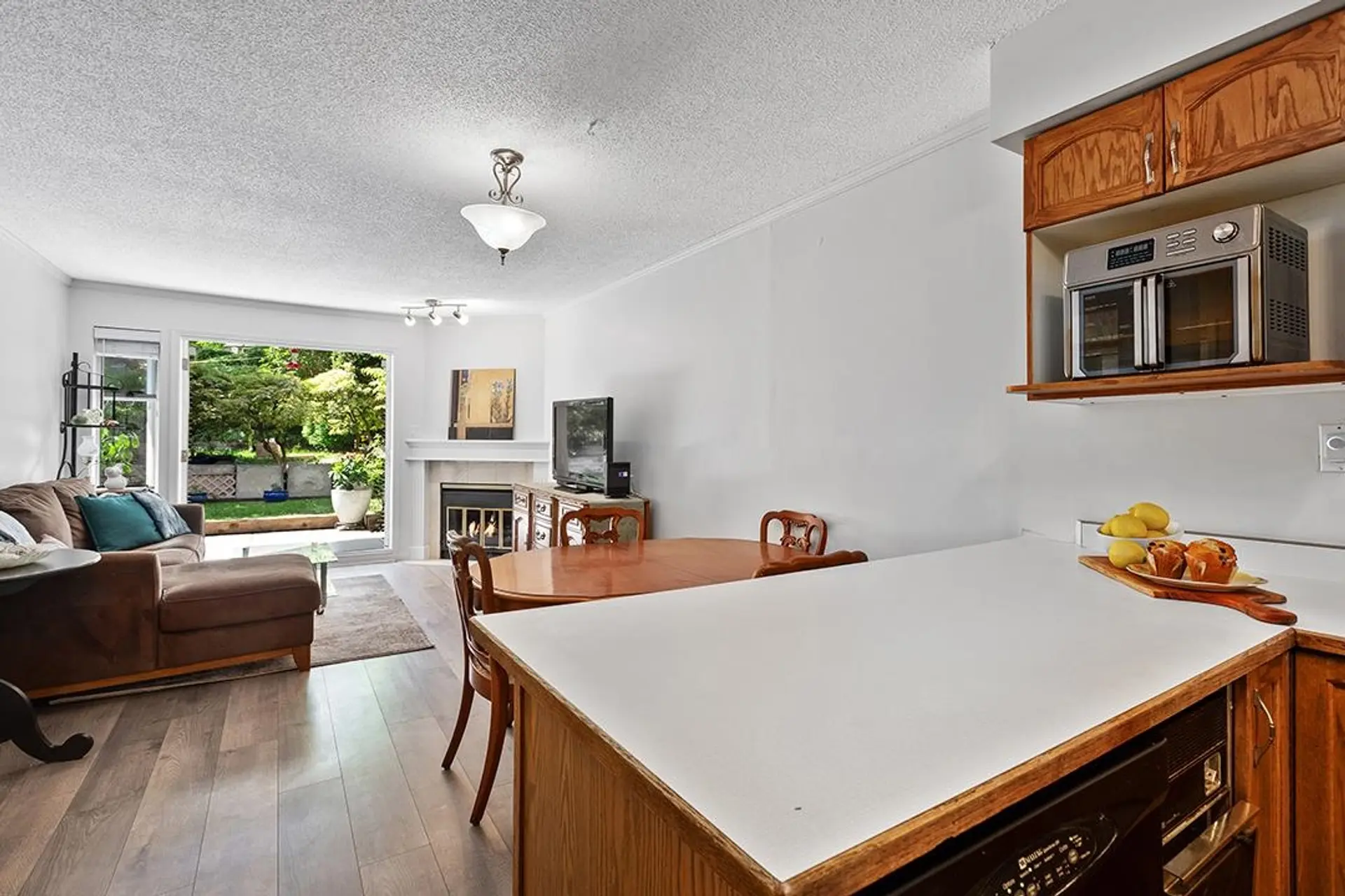 #102 74 Miner Street - Image 7