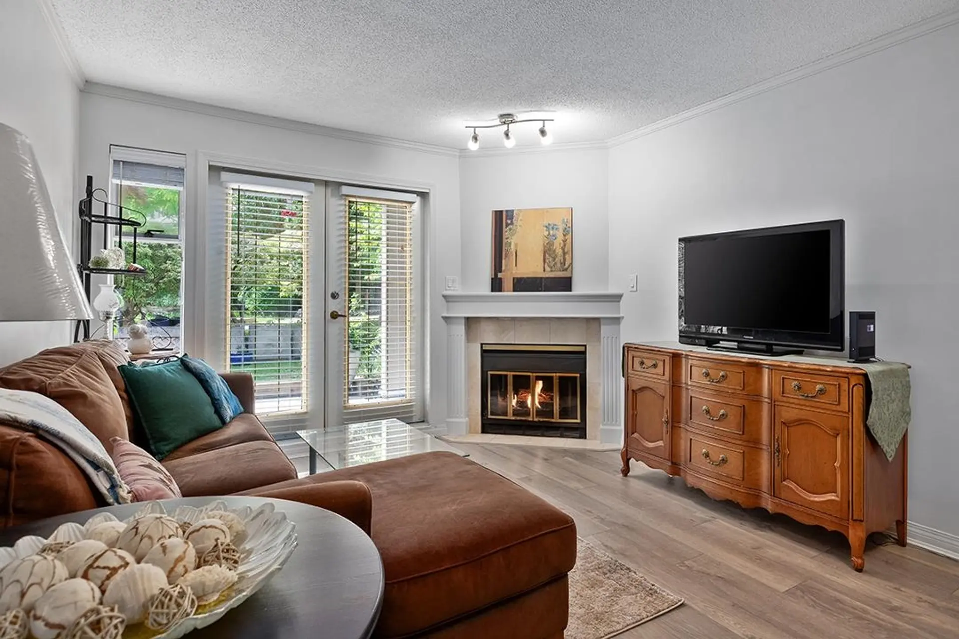 #102 74 Miner Street - Image 3