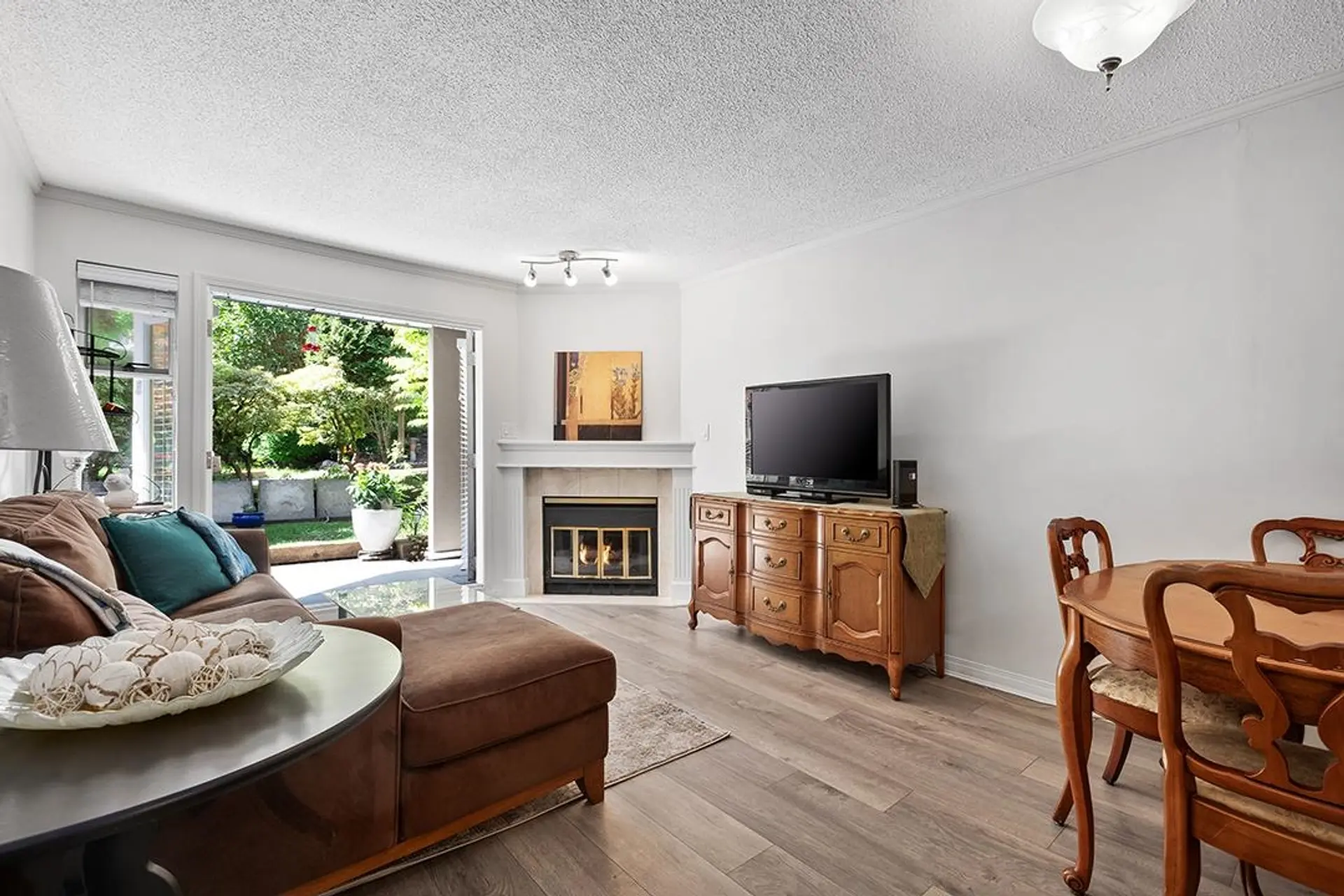 #102 74 Miner Street - Image 5