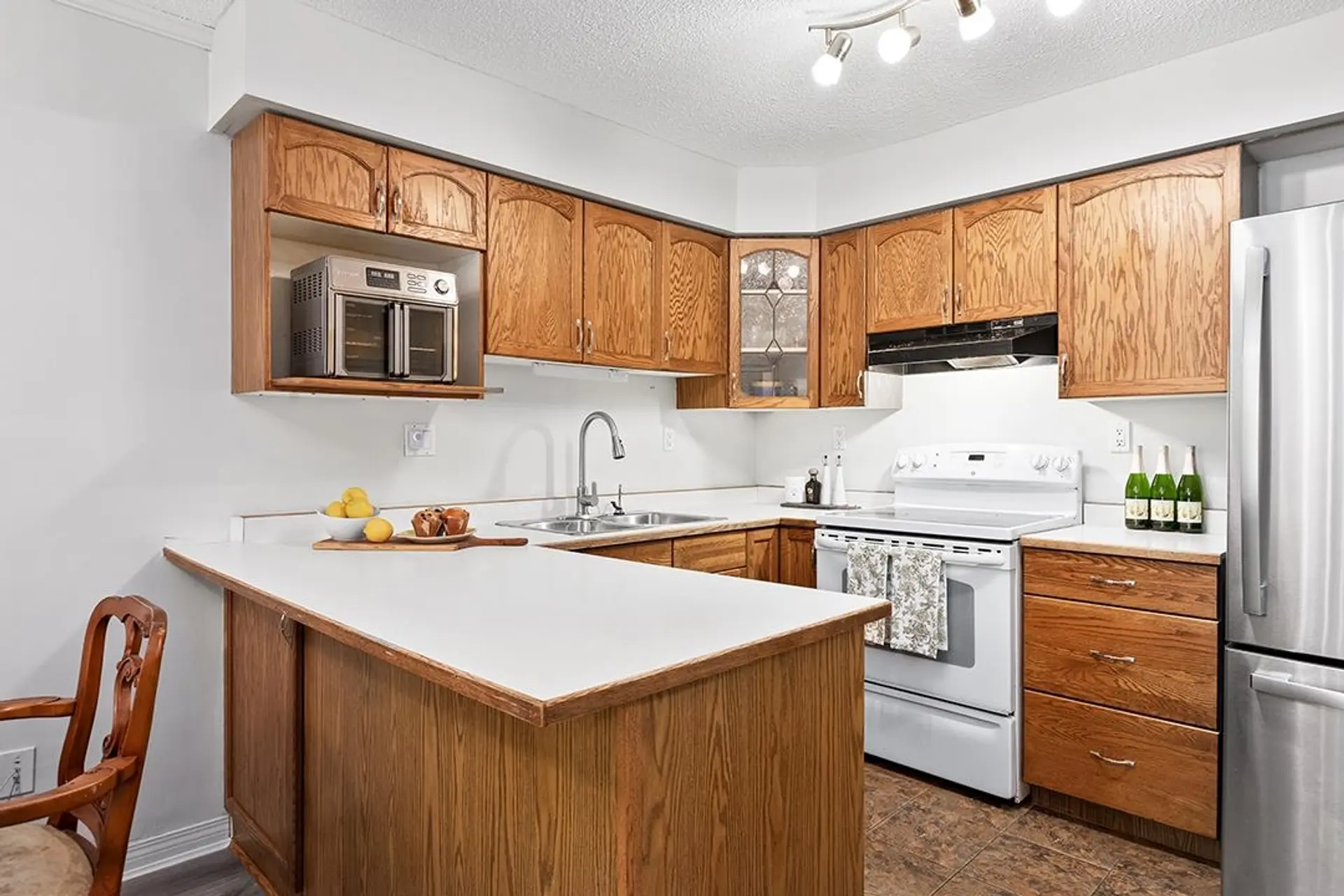#102 74 Miner Street - Image 9