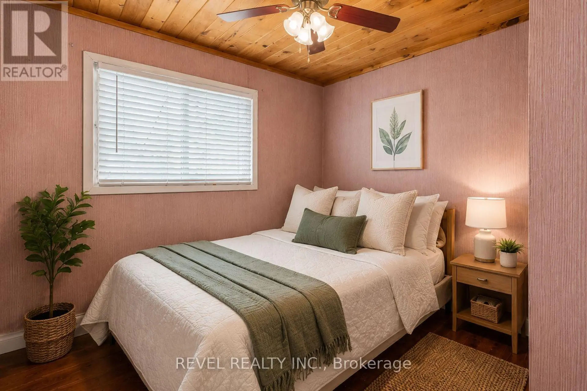 151 BEEHIVE DRIVE - Image 11