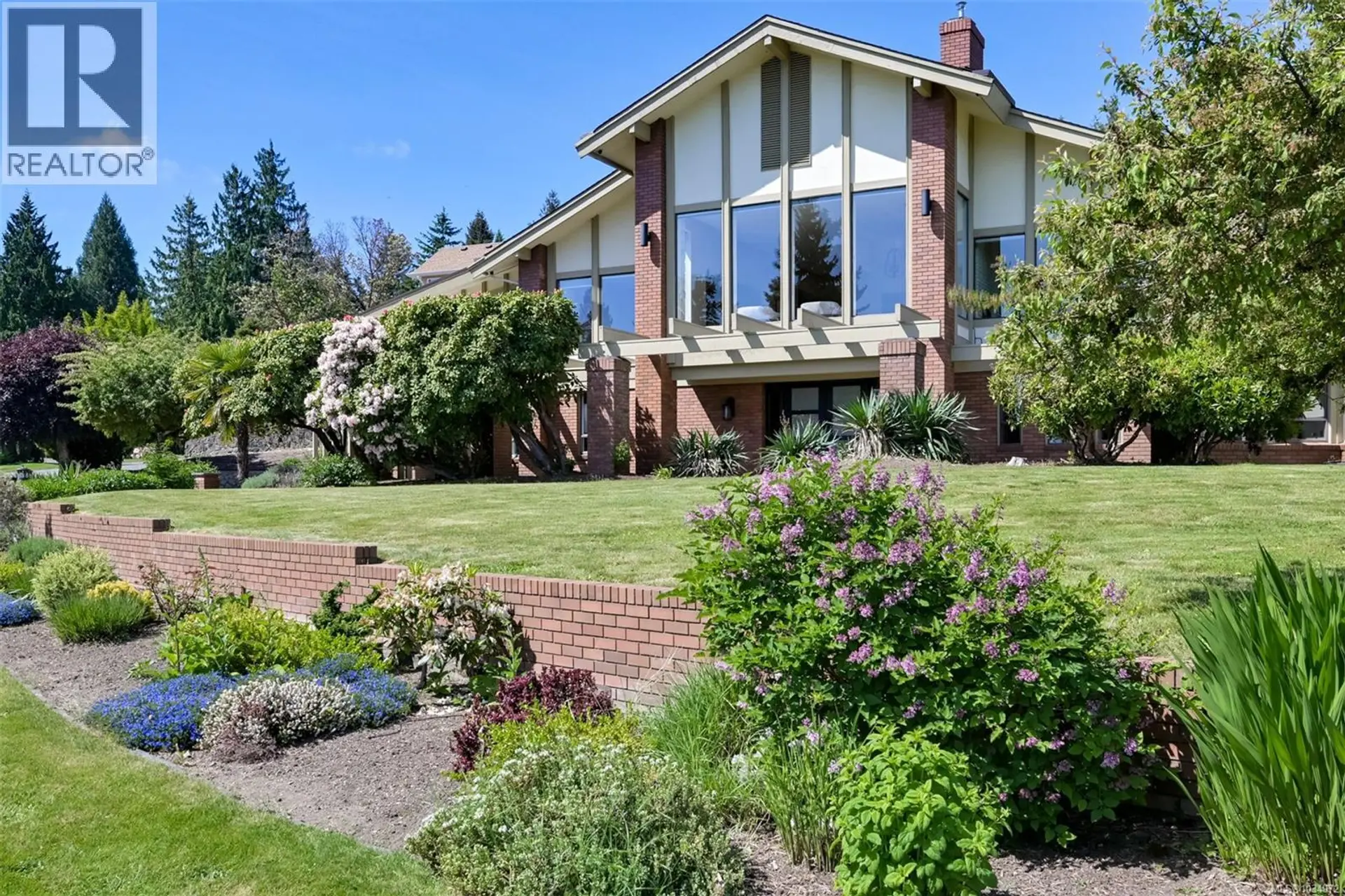 Property at 8798 Forest Park Dr, North Saanich, BC