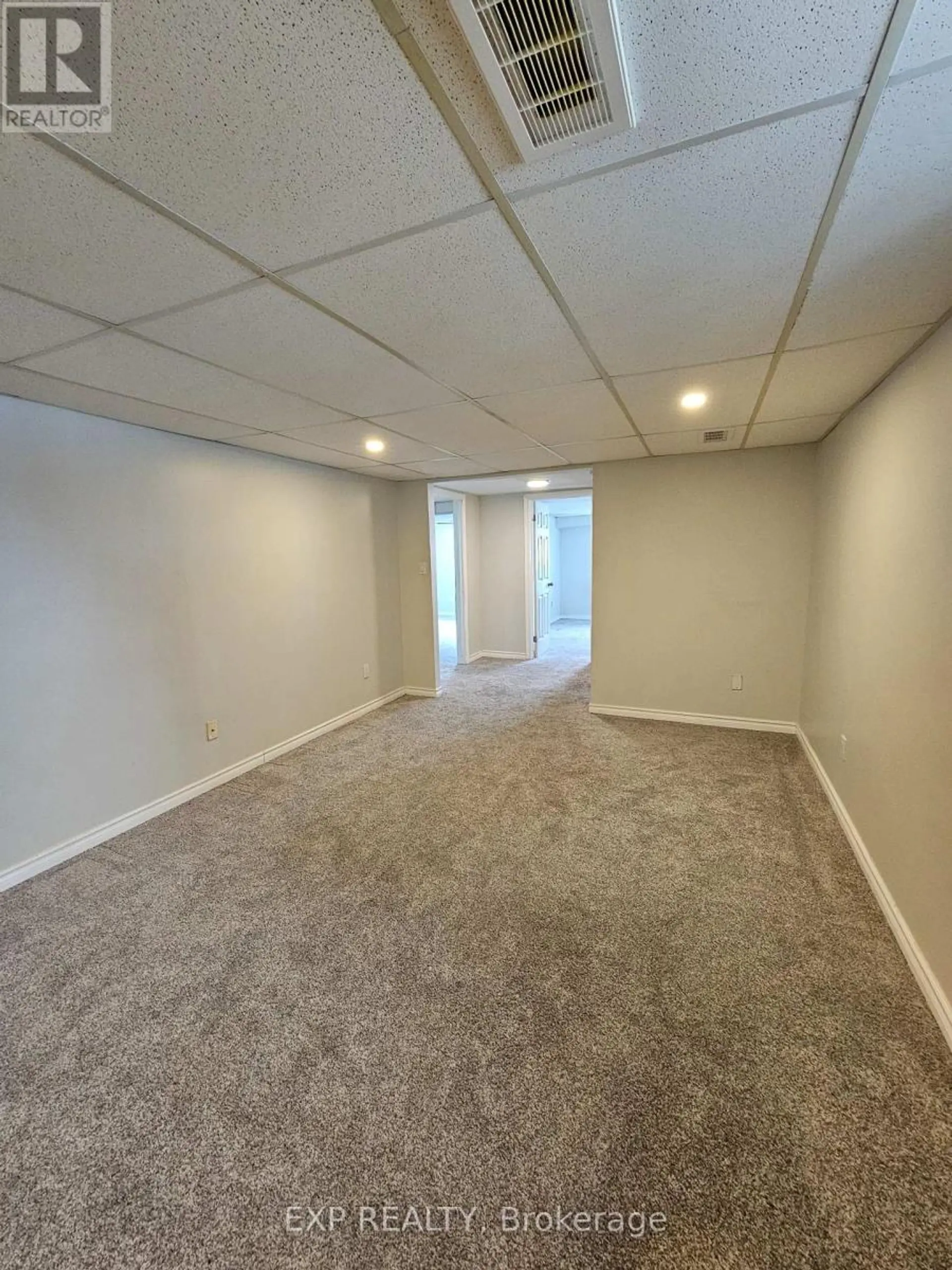 626 LAURIER BOULEVARD - Image 11