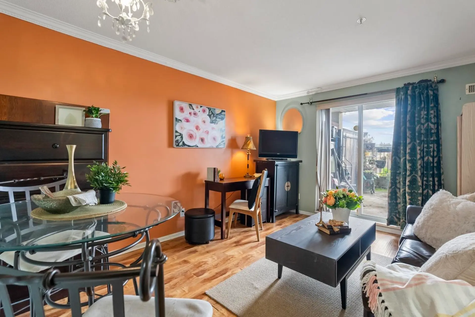 #202 868 Kingsway Way - Image 2