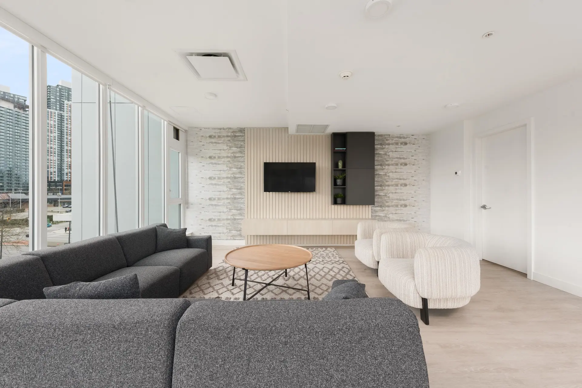 #202 9675 King George Boulevard - Image 11