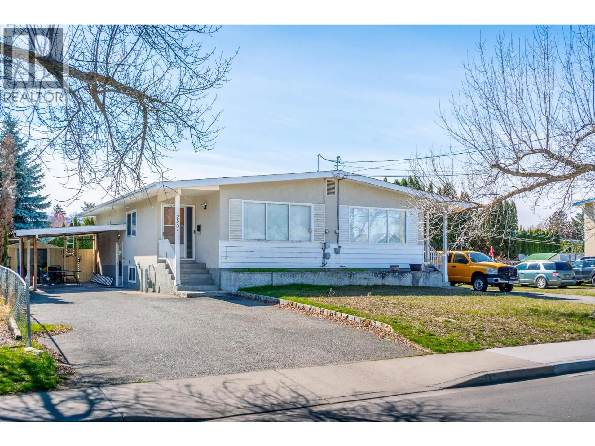 Property at 255 Holbrook Road W, Kelowna, BC