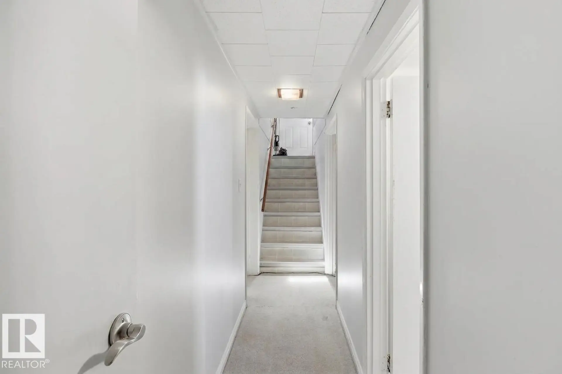 9206 / 9208 90 ST NW - Image 15
