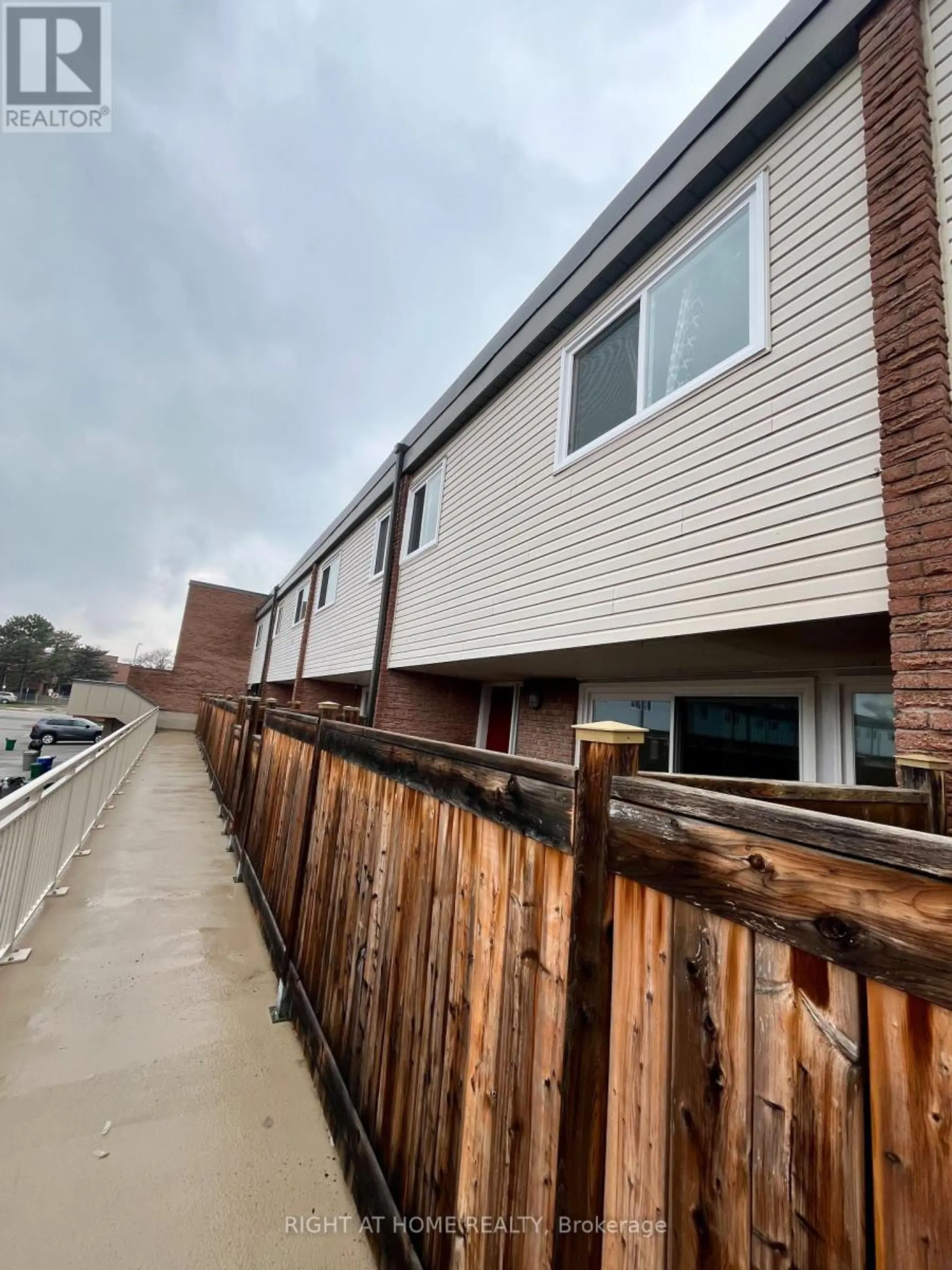 129 MILESTONE CRESCENT - Image 2