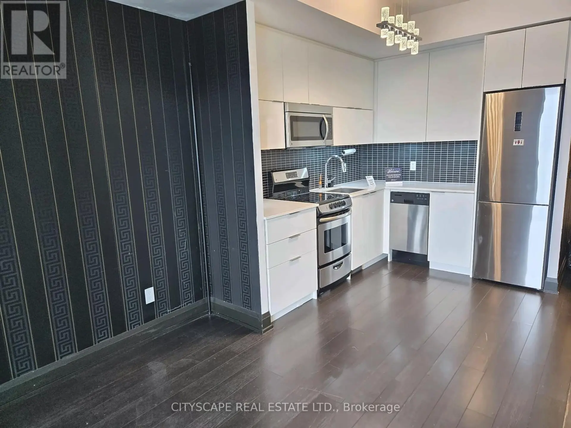 #1508 56 ANNIE CRAIG DRIVE - Image 11