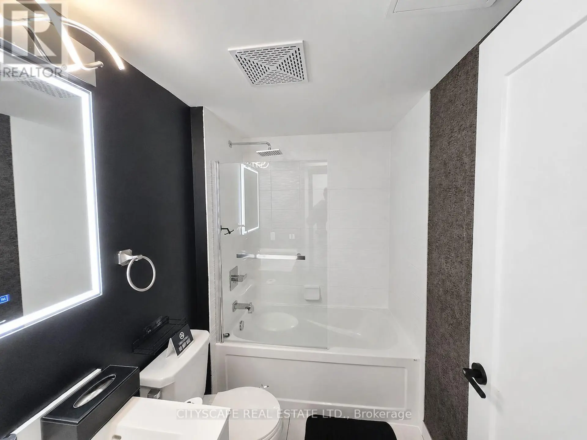 #1508 56 ANNIE CRAIG DRIVE - Image 15