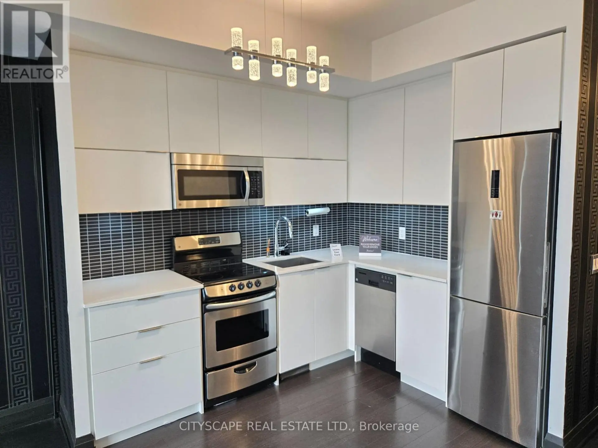 #1508 56 ANNIE CRAIG DRIVE - Image 10