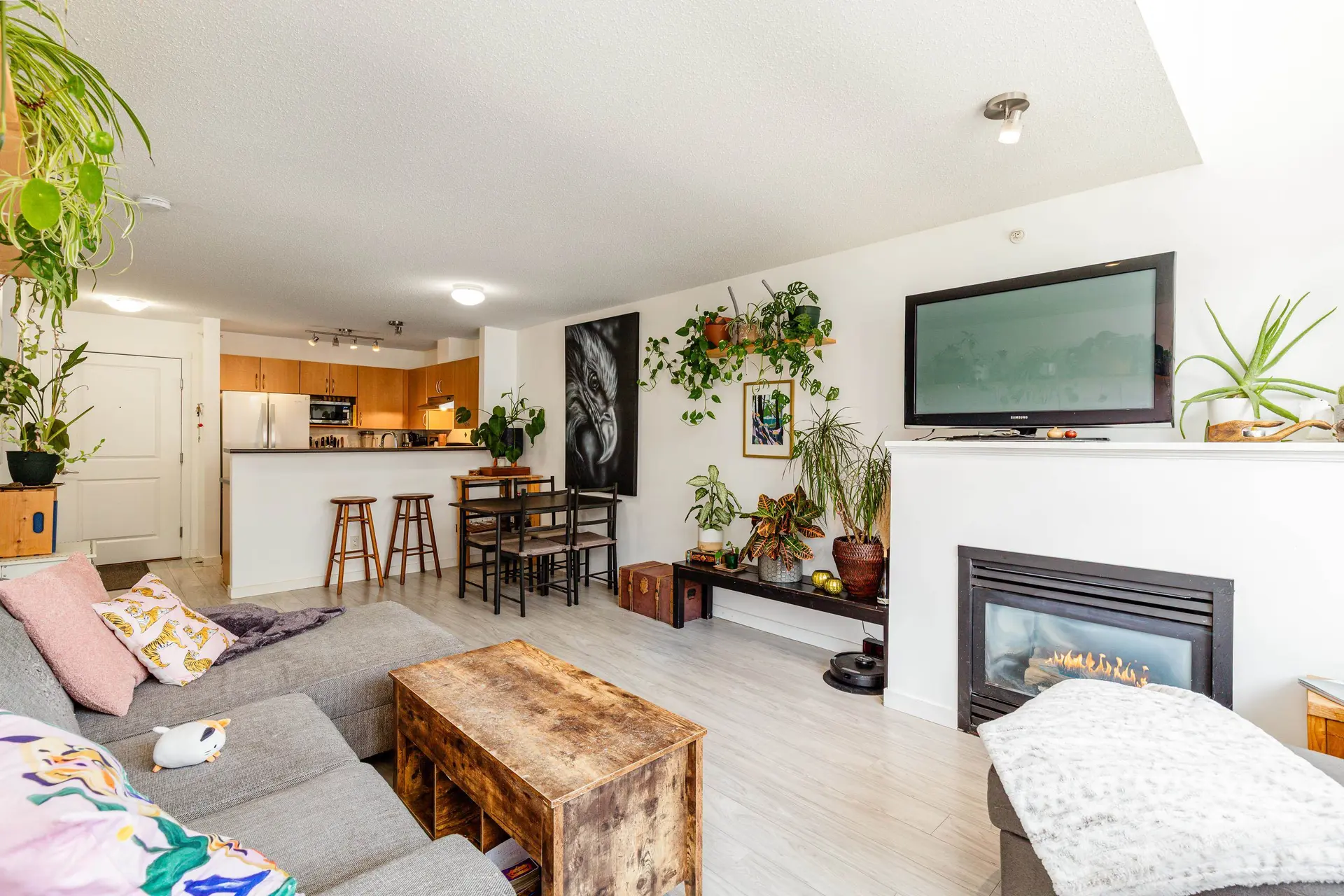 #313 38003 Second Avenue - Image 3