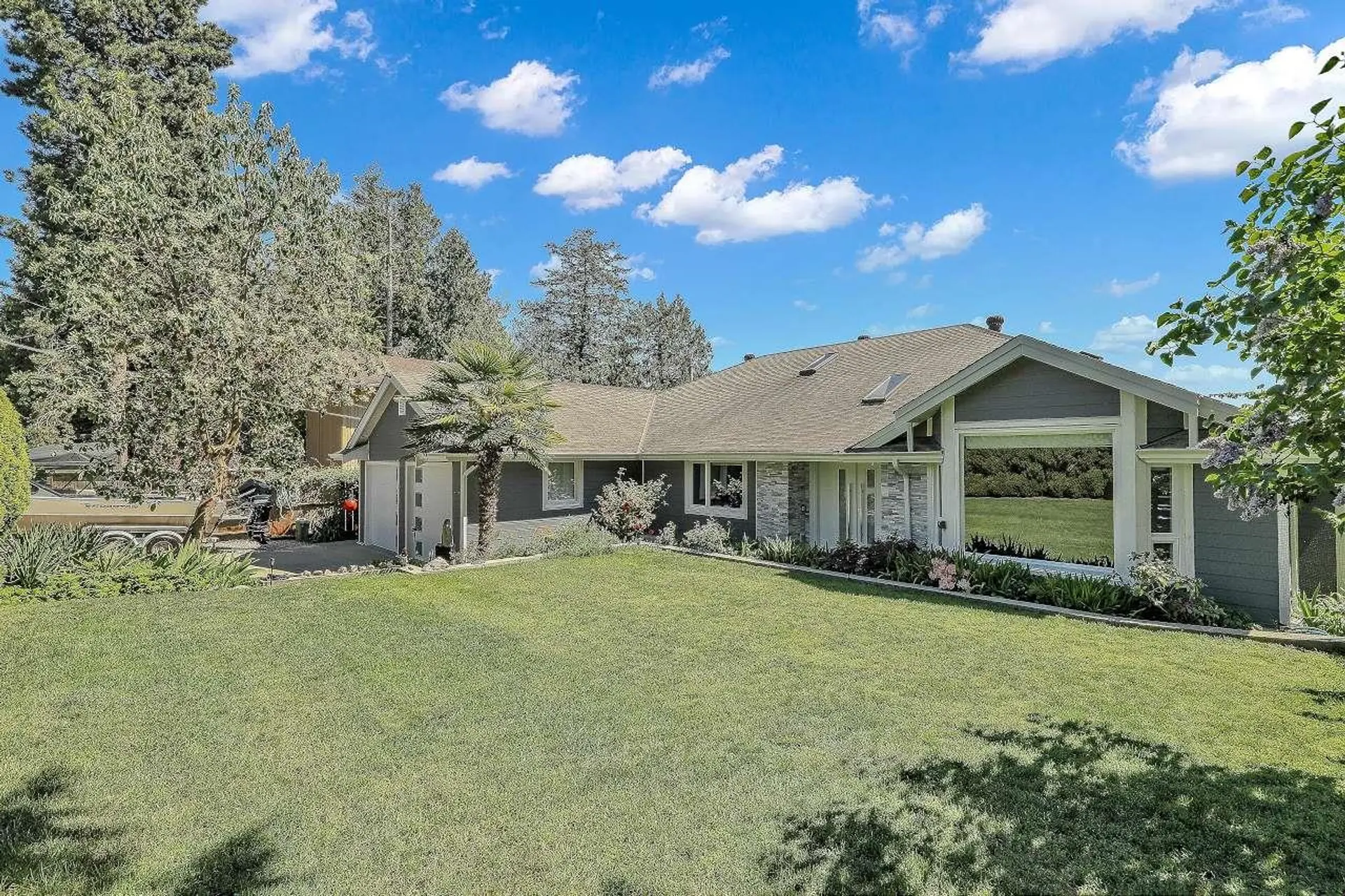 Property at 7811 Redrooffs Road, Halfmoon Bay, BC