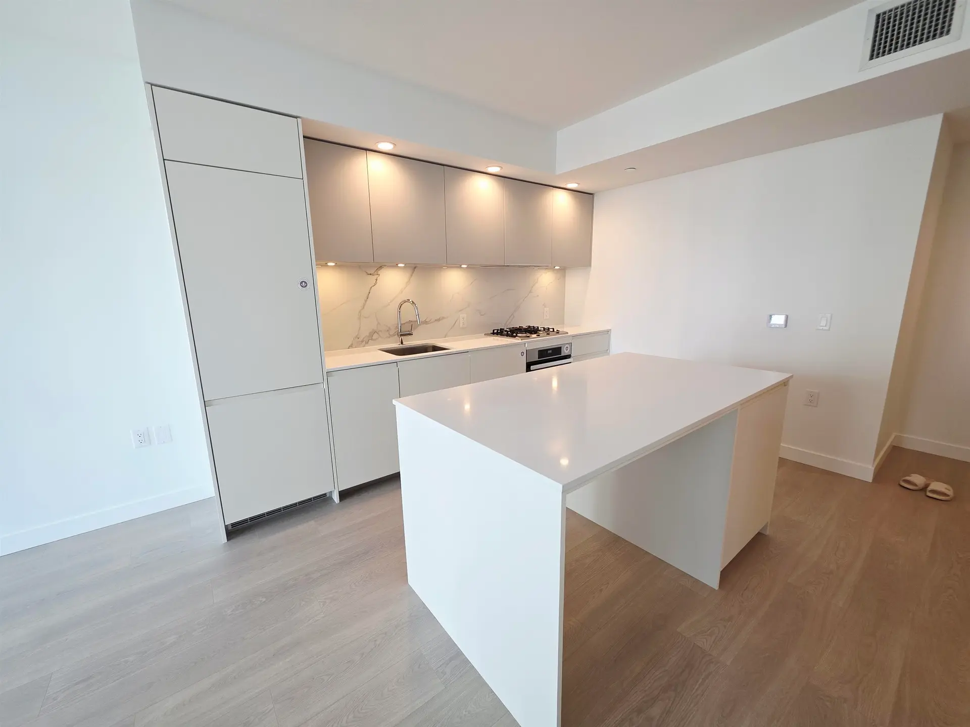 #908 6537 Telford Avenue - Image 4