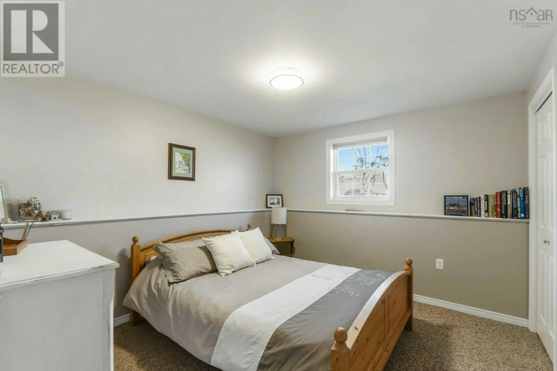 8 Robie Avenue - Image 12