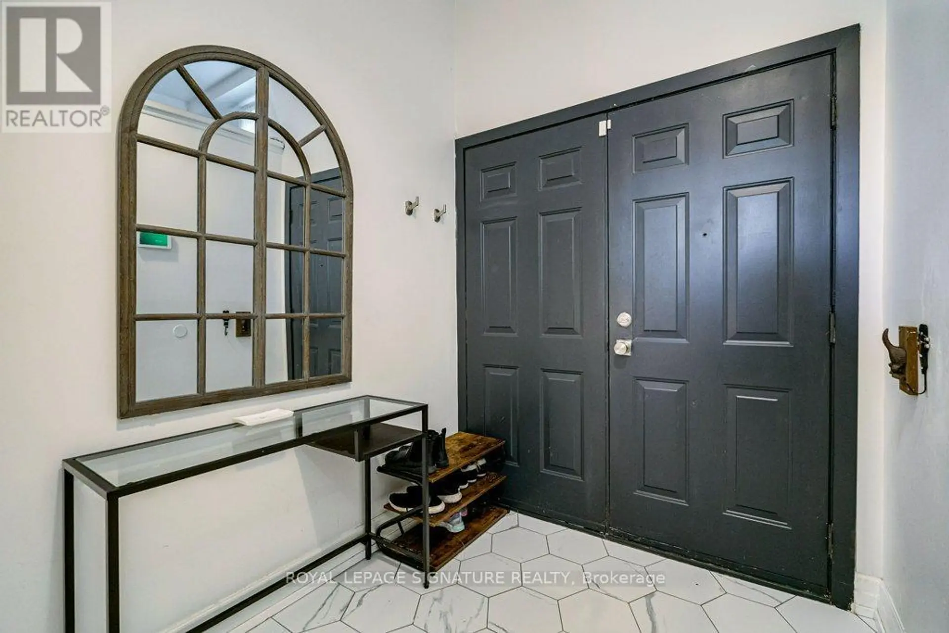 1836 JOHN STREET - Image 2