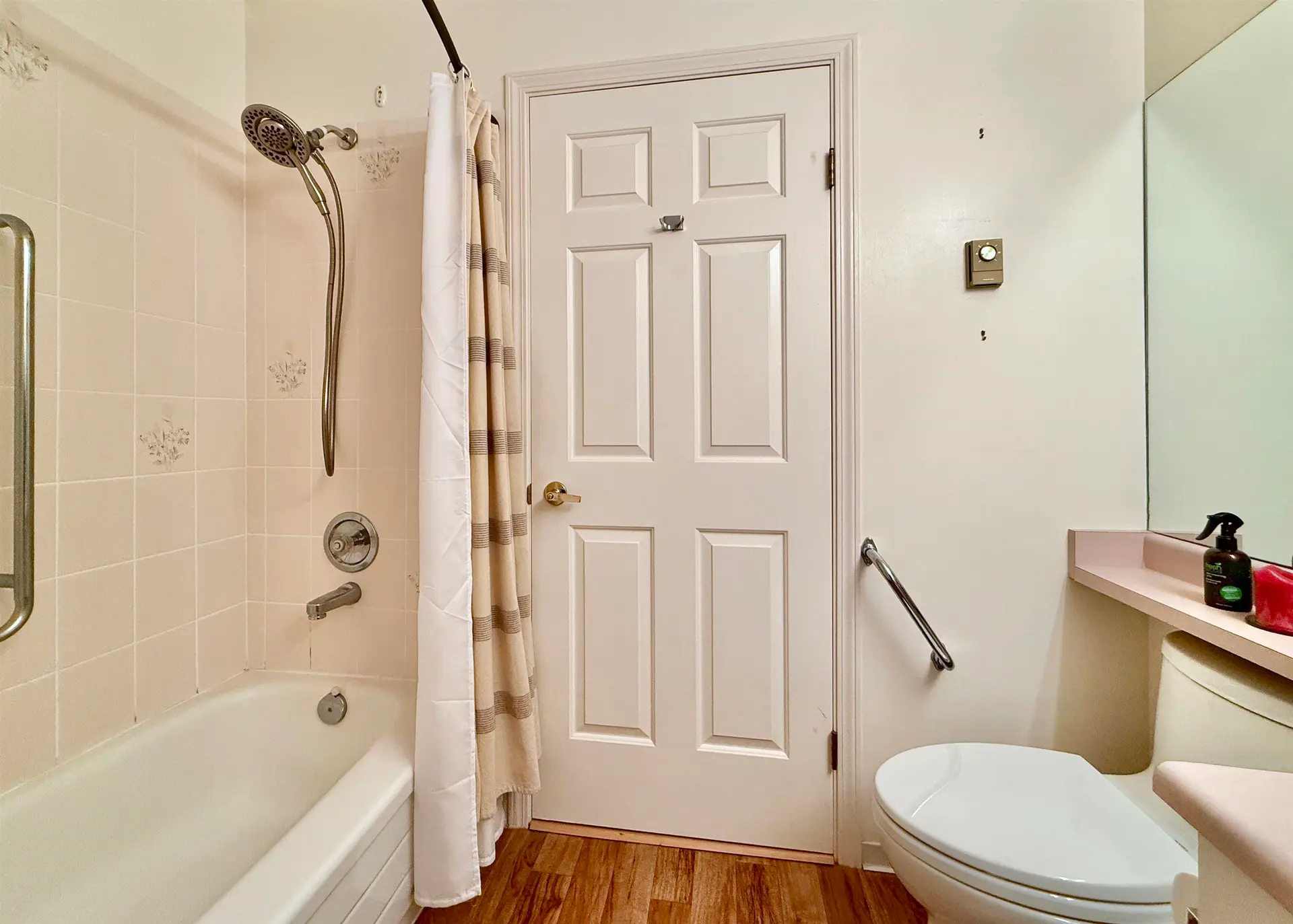 #3 699 Dougall Road - Image 9