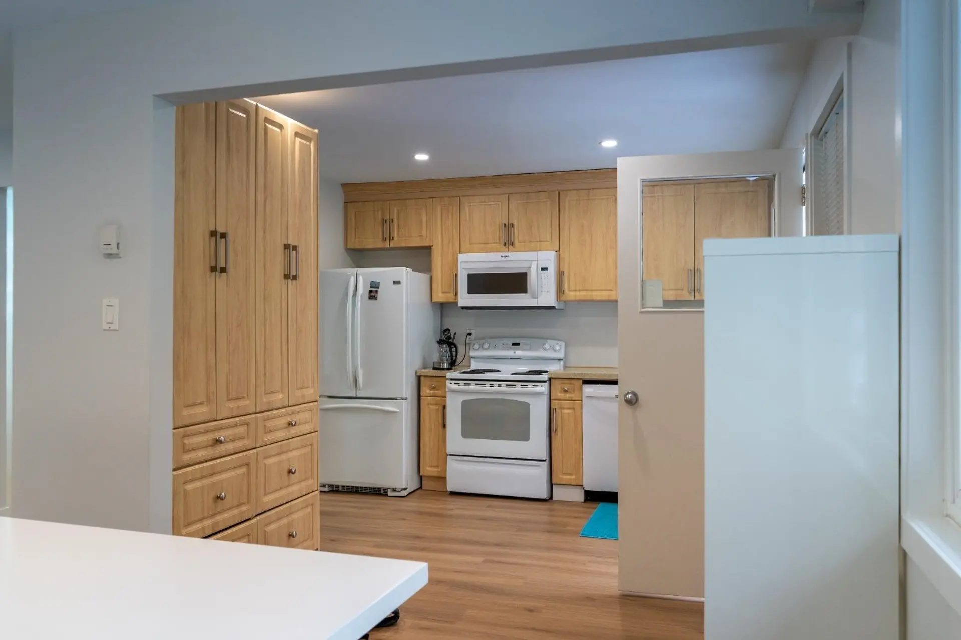 356 W Queens Road - Image 17
