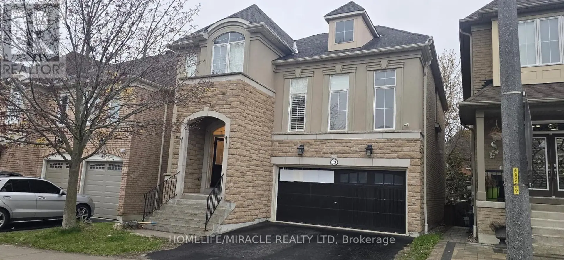 13 MUSCAT CRESCENT - Image 1