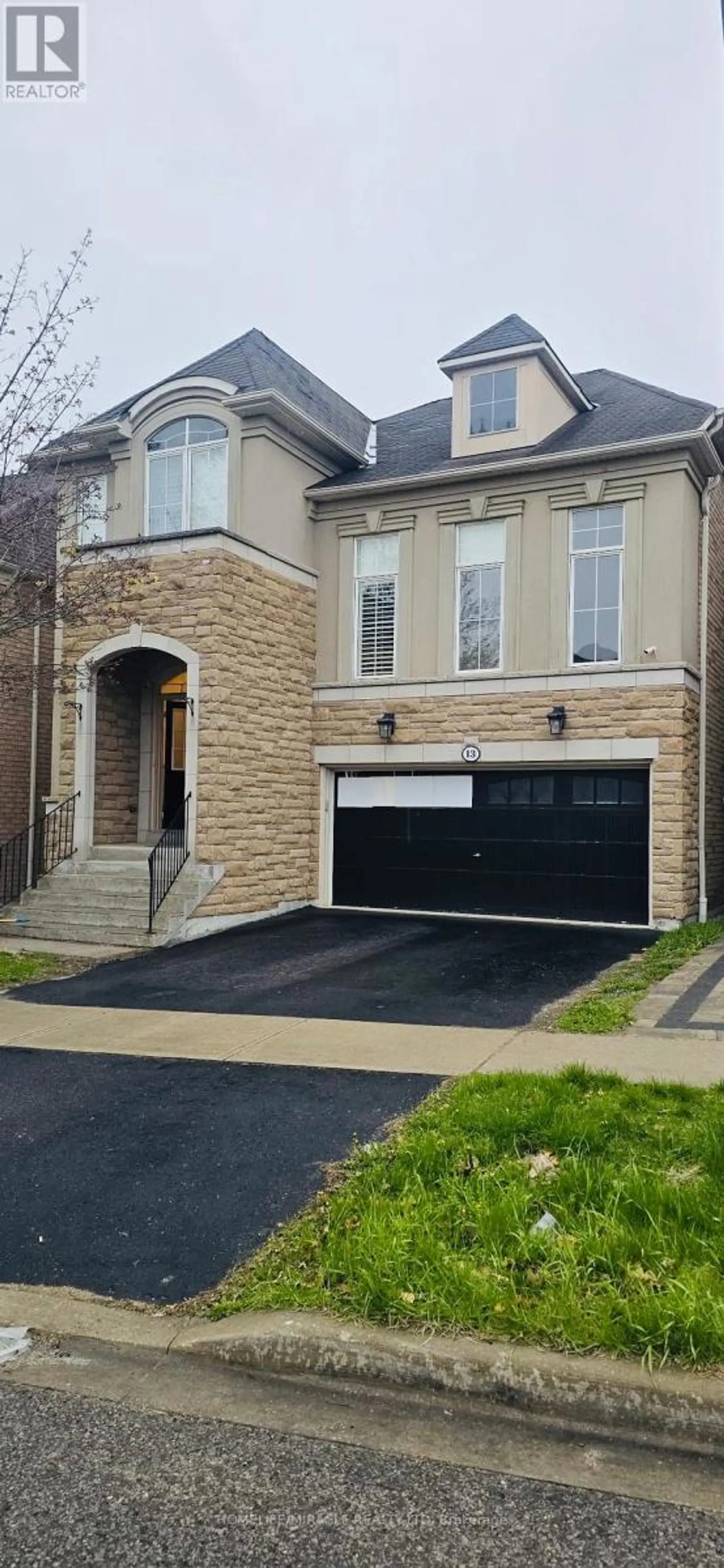 13 MUSCAT CRESCENT - Image 2