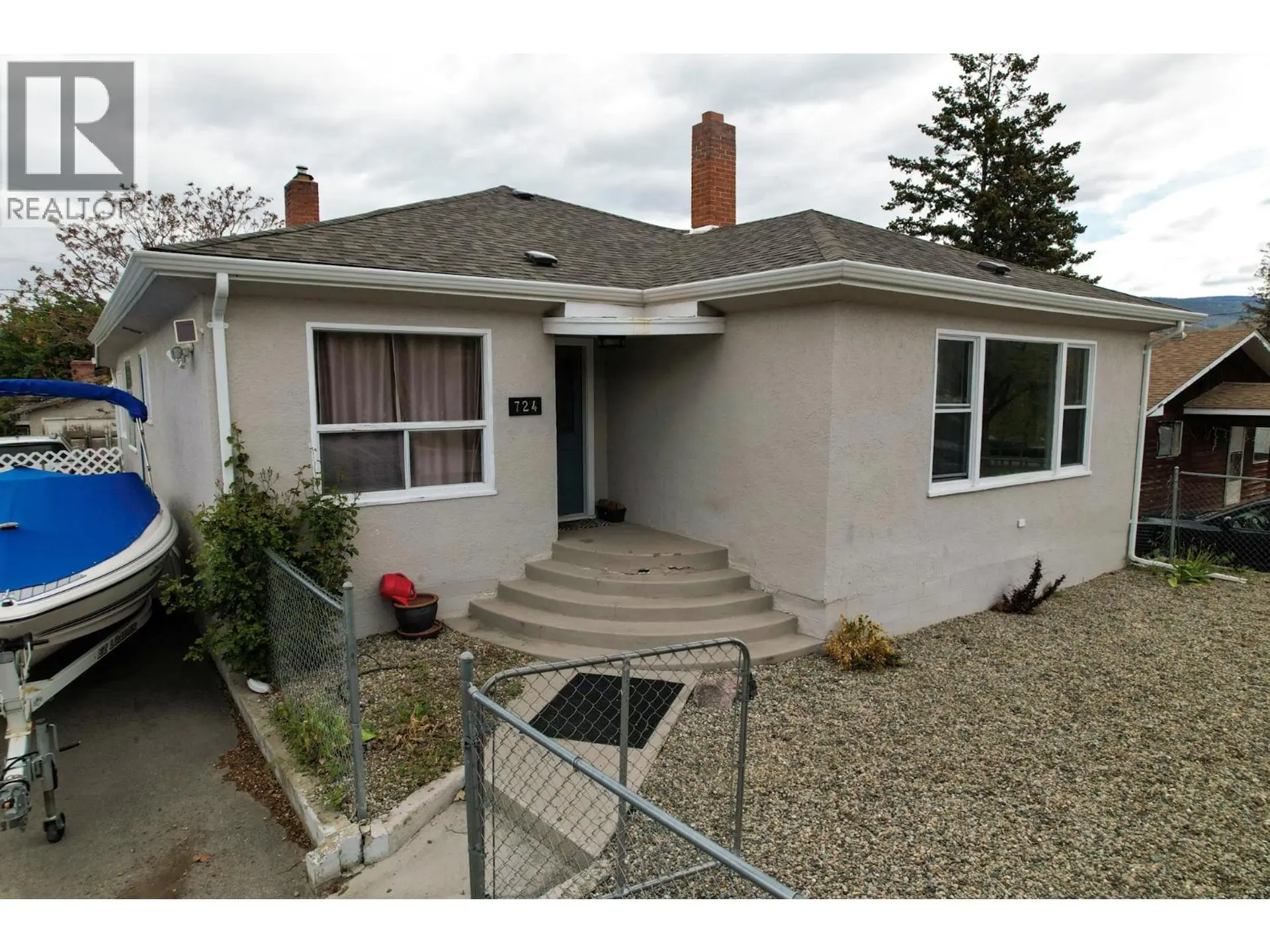 724 SCHOOL Avenue - Image 1