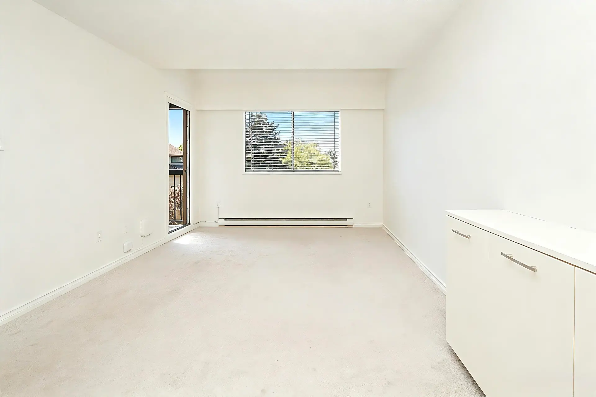 #413 8120 Colonial Drive - Image 2