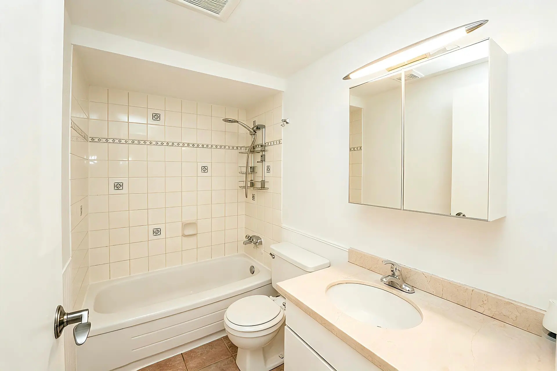 #413 8120 Colonial Drive - Image 8