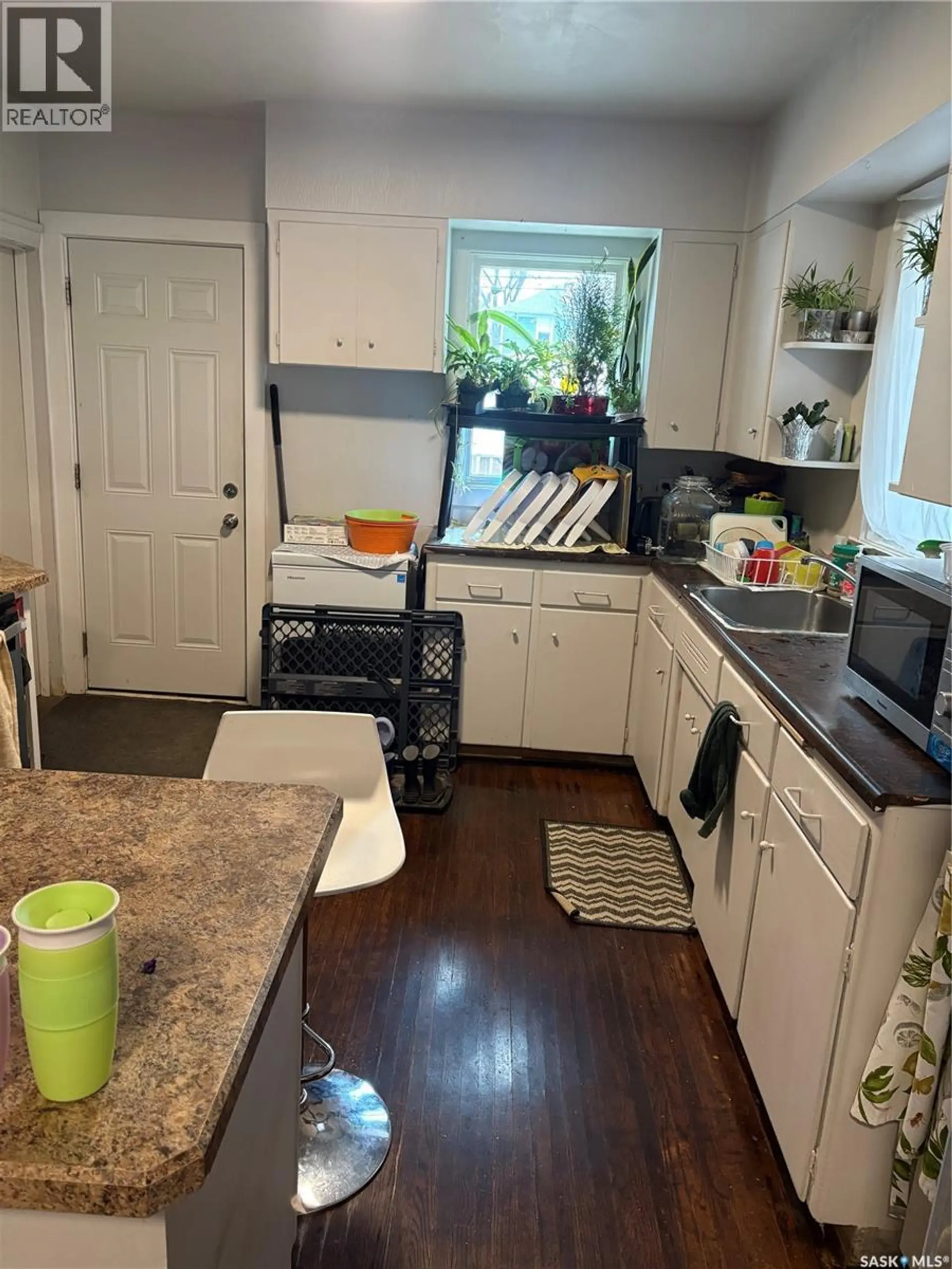 718 8th STREET E - Image 3
