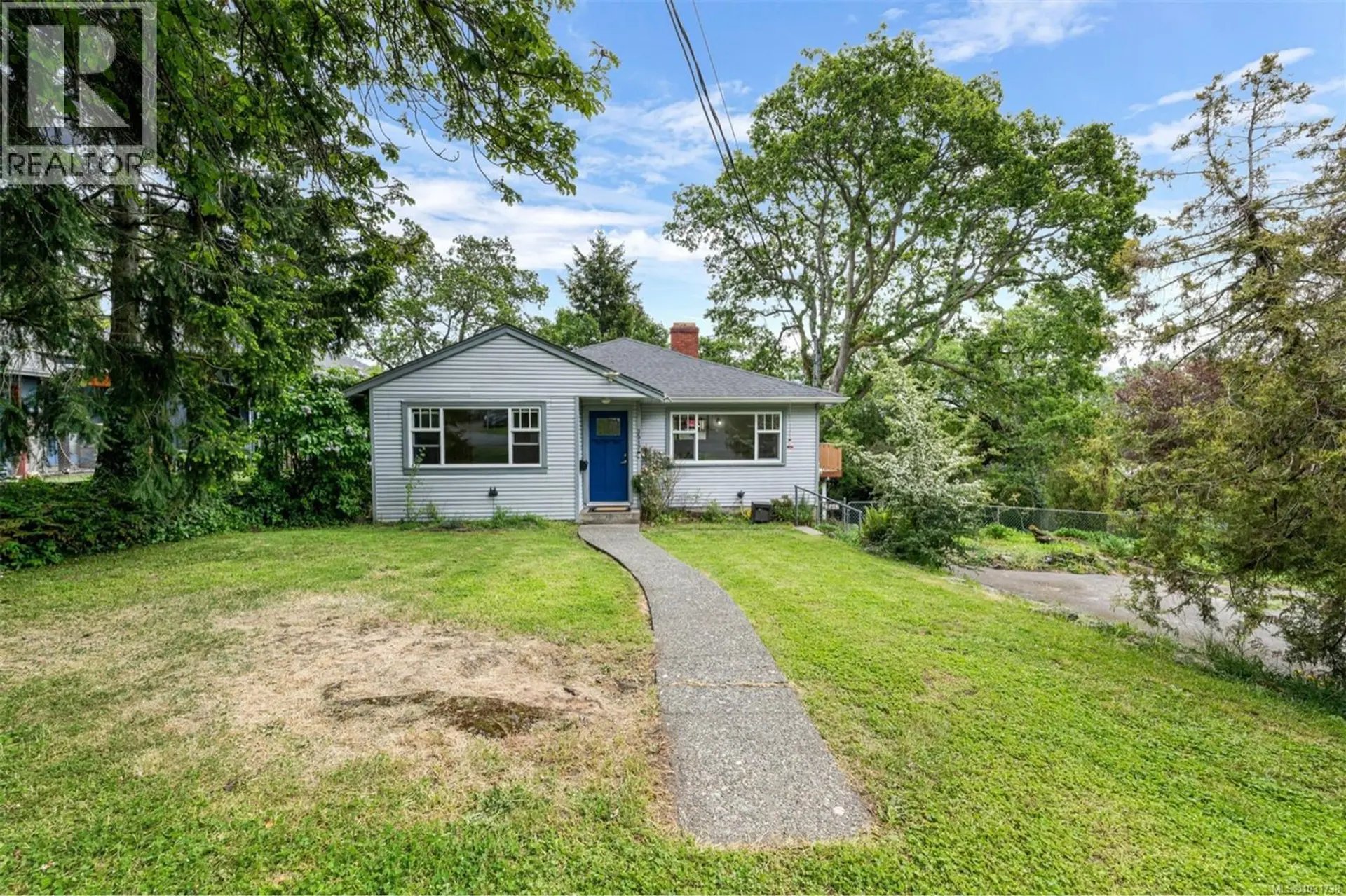 Property at 3517 Doncaster Dr, Saanich, BC