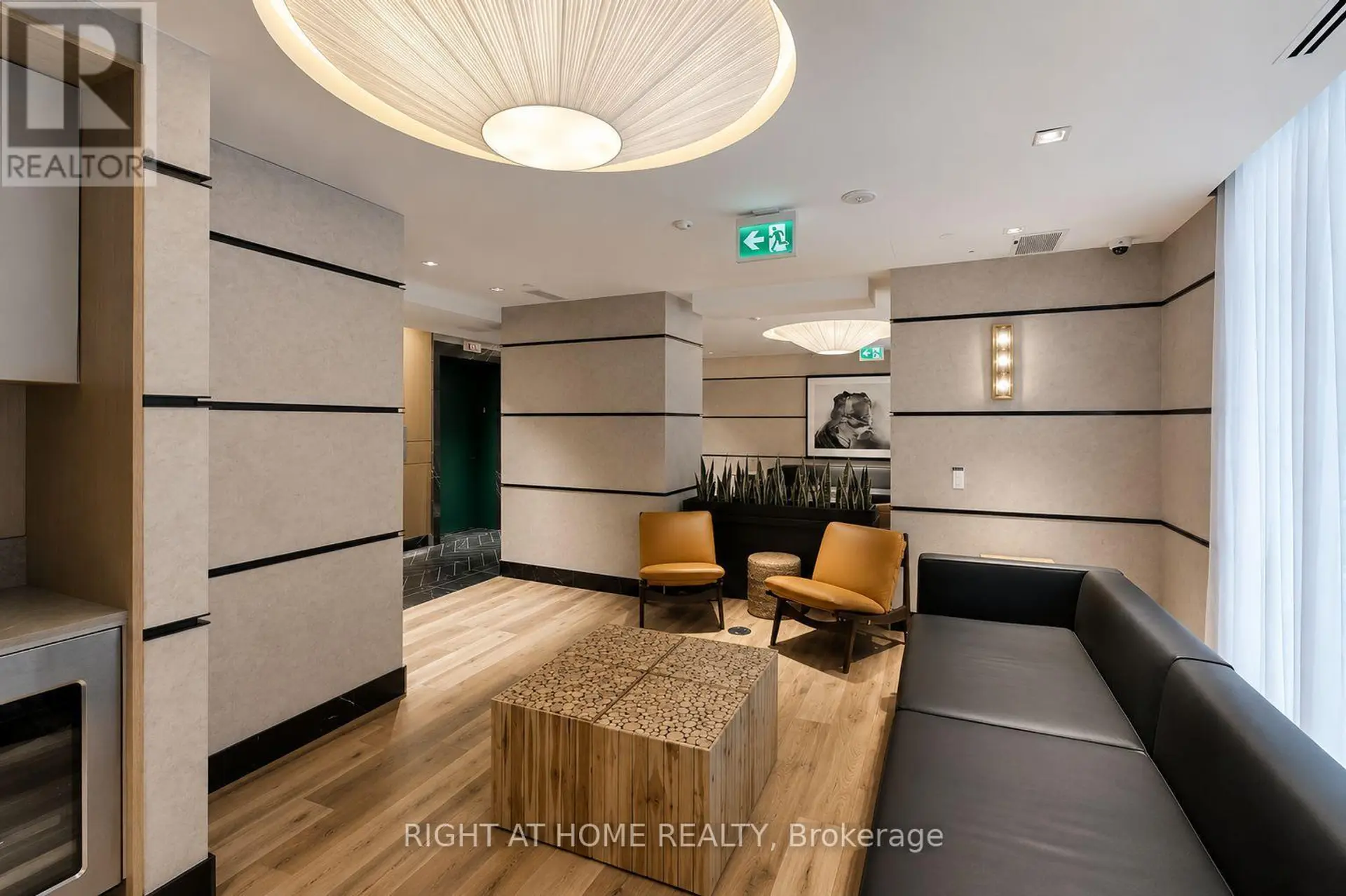 #1505 327 KING STREET - Image 16