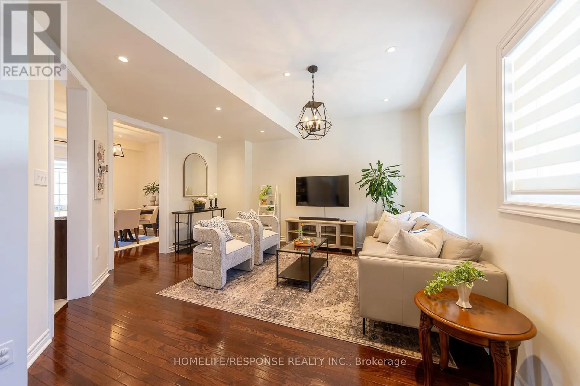 #UNIT 8 15 OLD COLONY ROAD - Image 2