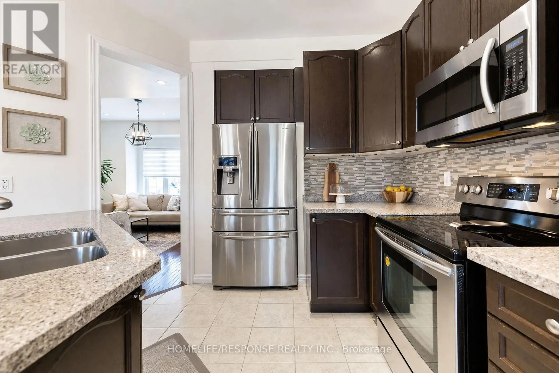 #UNIT 8 15 OLD COLONY ROAD - Image 6