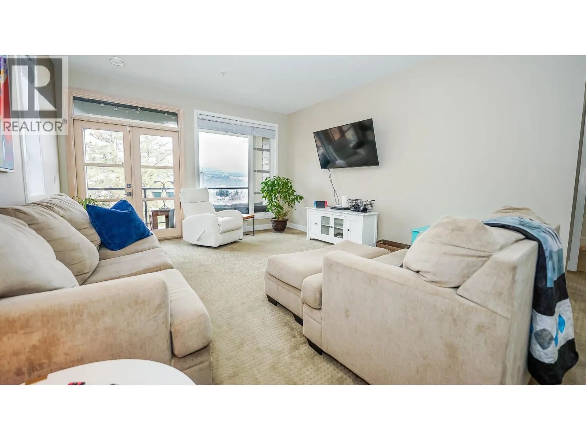 9671 Celeste Road - Image 11