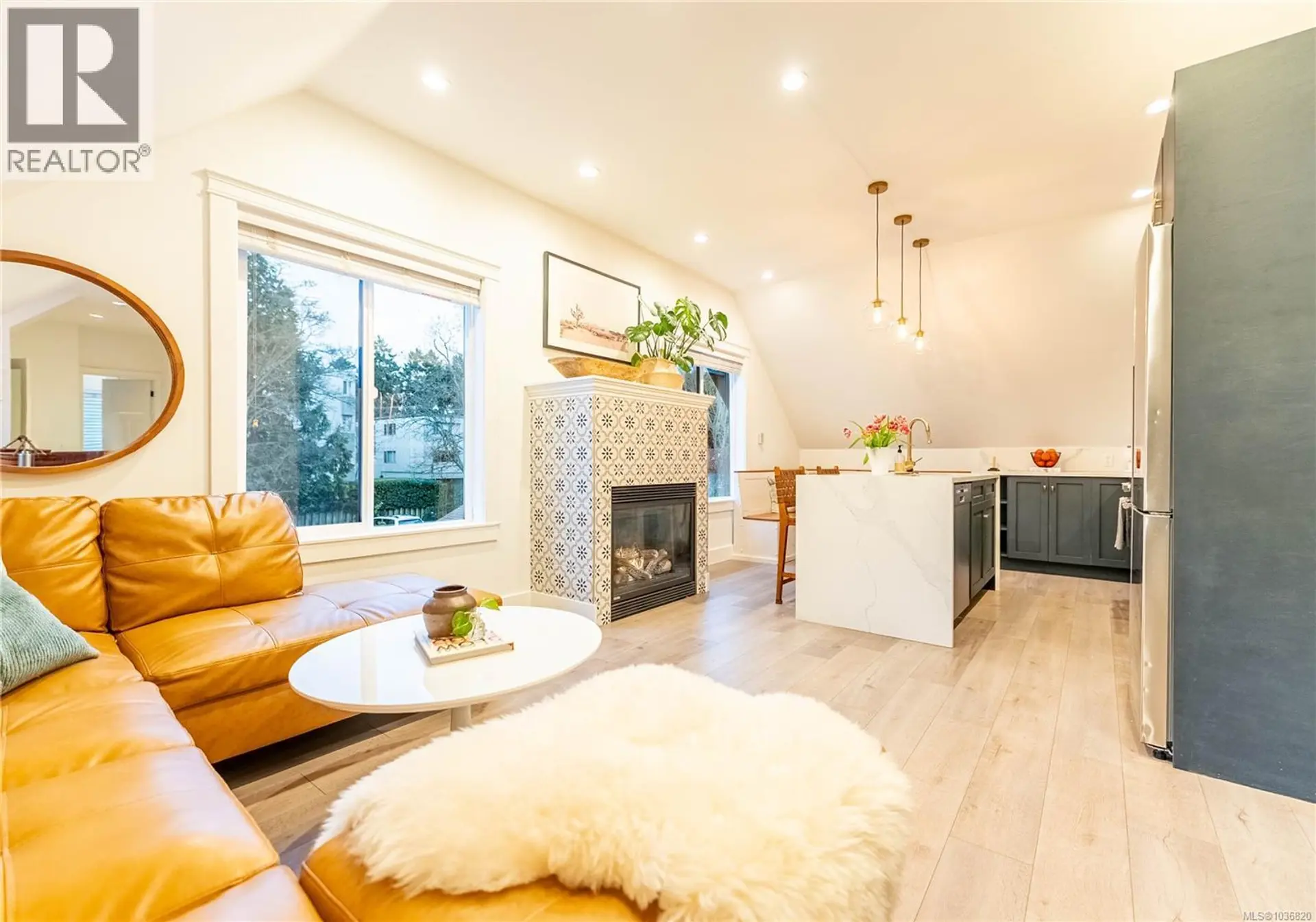 Property at #4 1035 Oliphant Ave, Victoria, BC