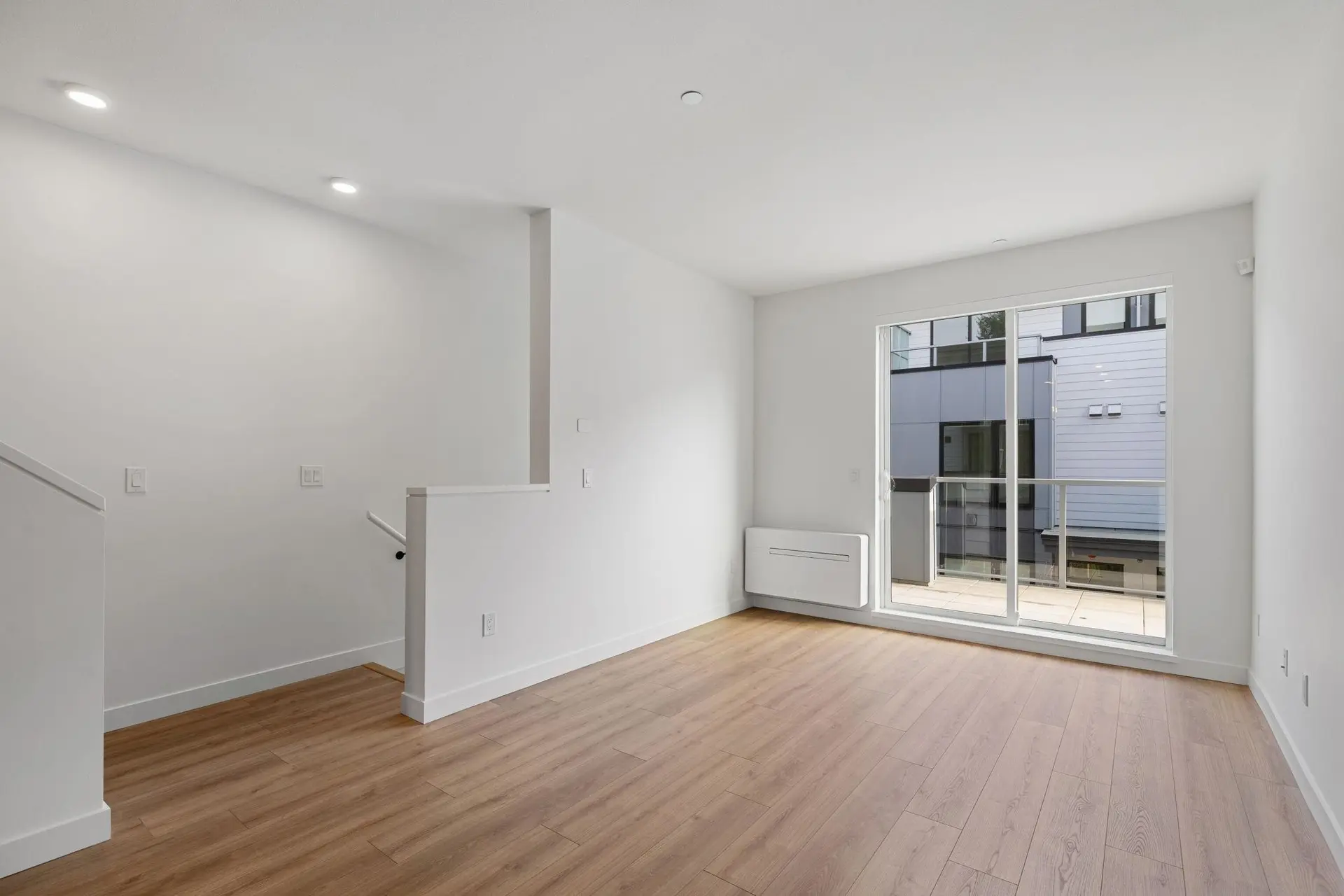 #212 921 Grant Street - Image 4