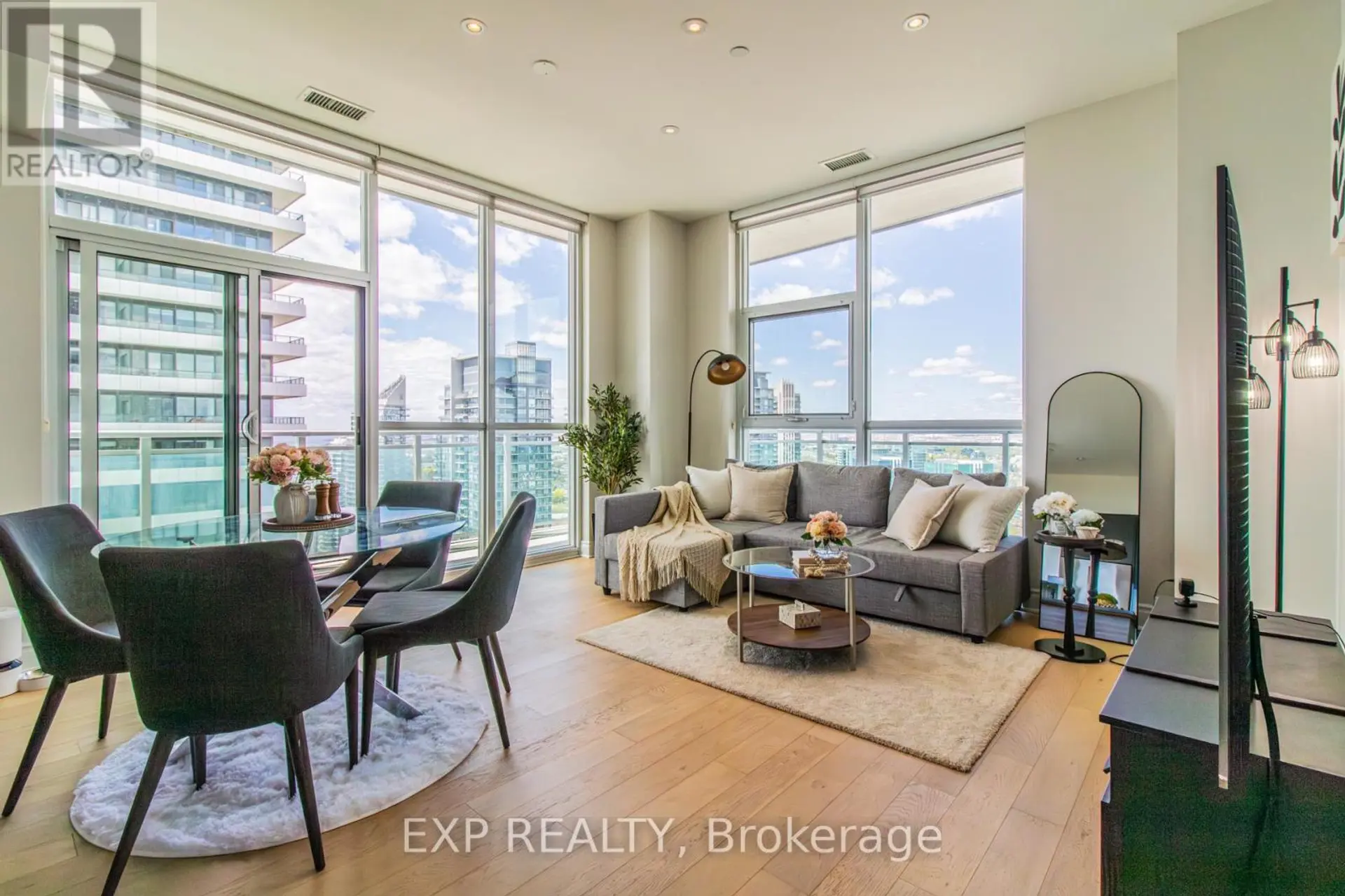 #LPH3802 33 SHORE BREEZE DRIVE - Image 1