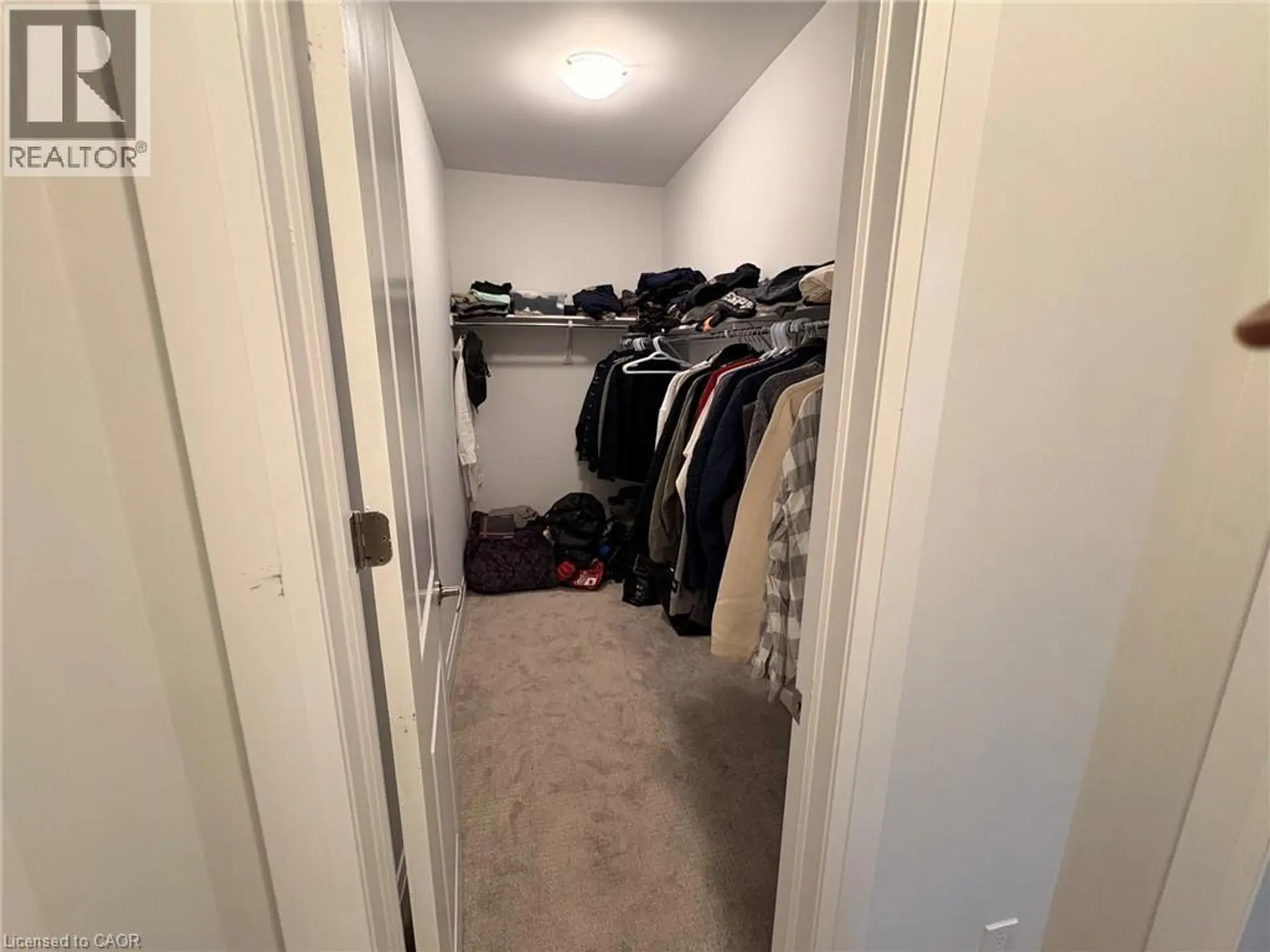 1079 EDINBURGH Drive - Image 10