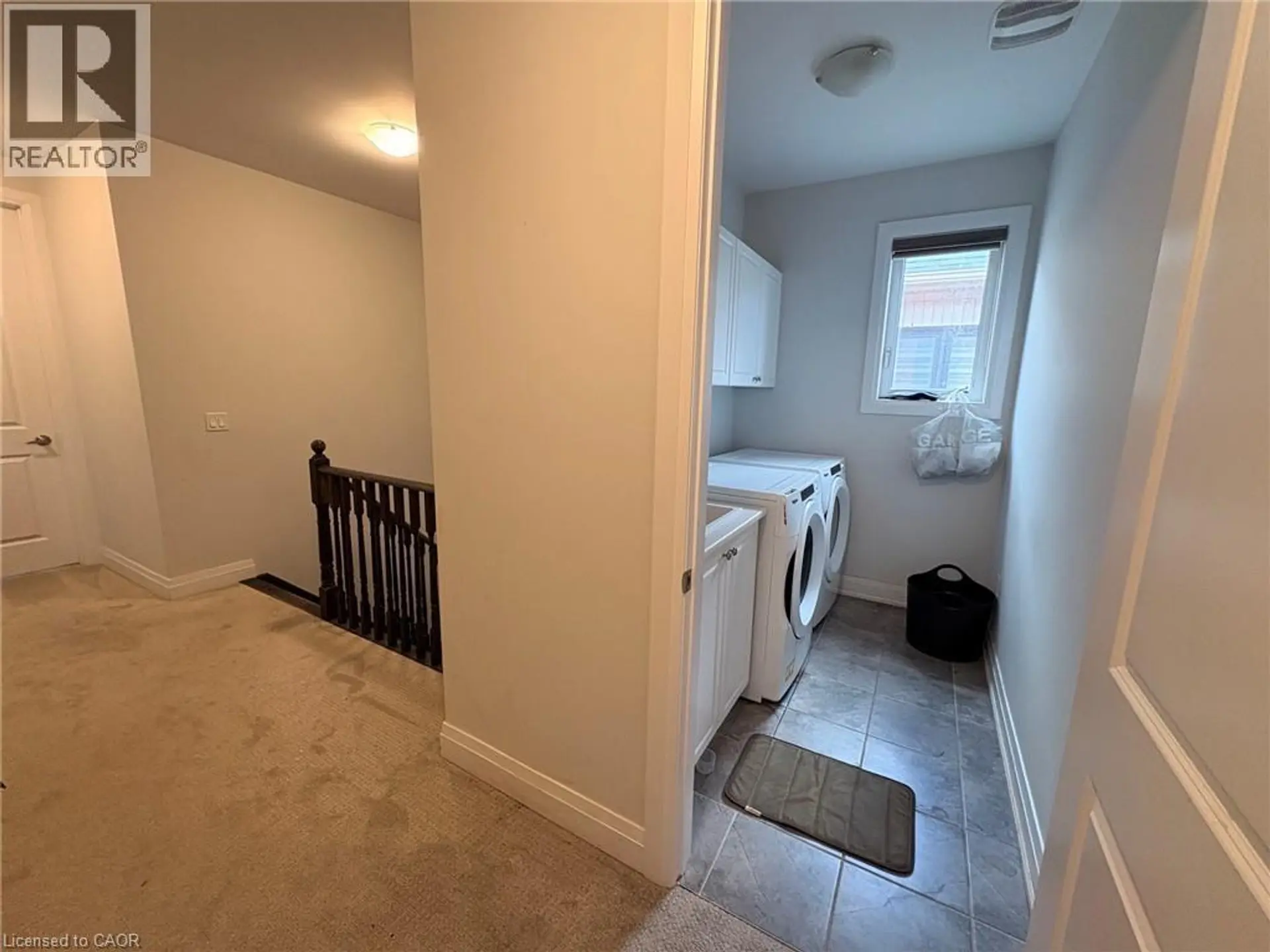 1079 EDINBURGH Drive - Image 11