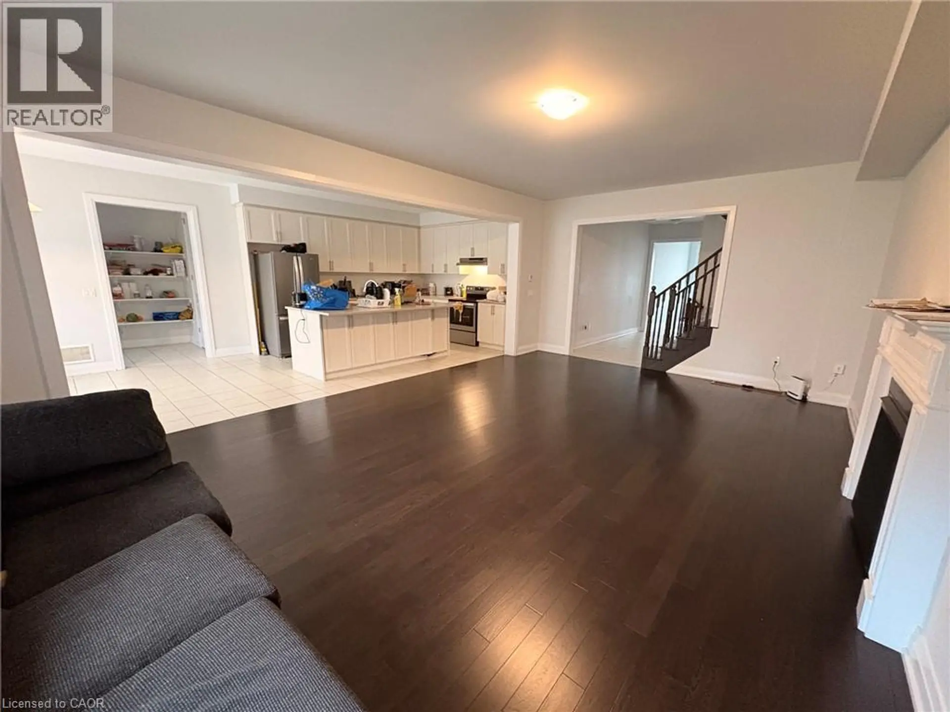 1079 EDINBURGH Drive - Image 3