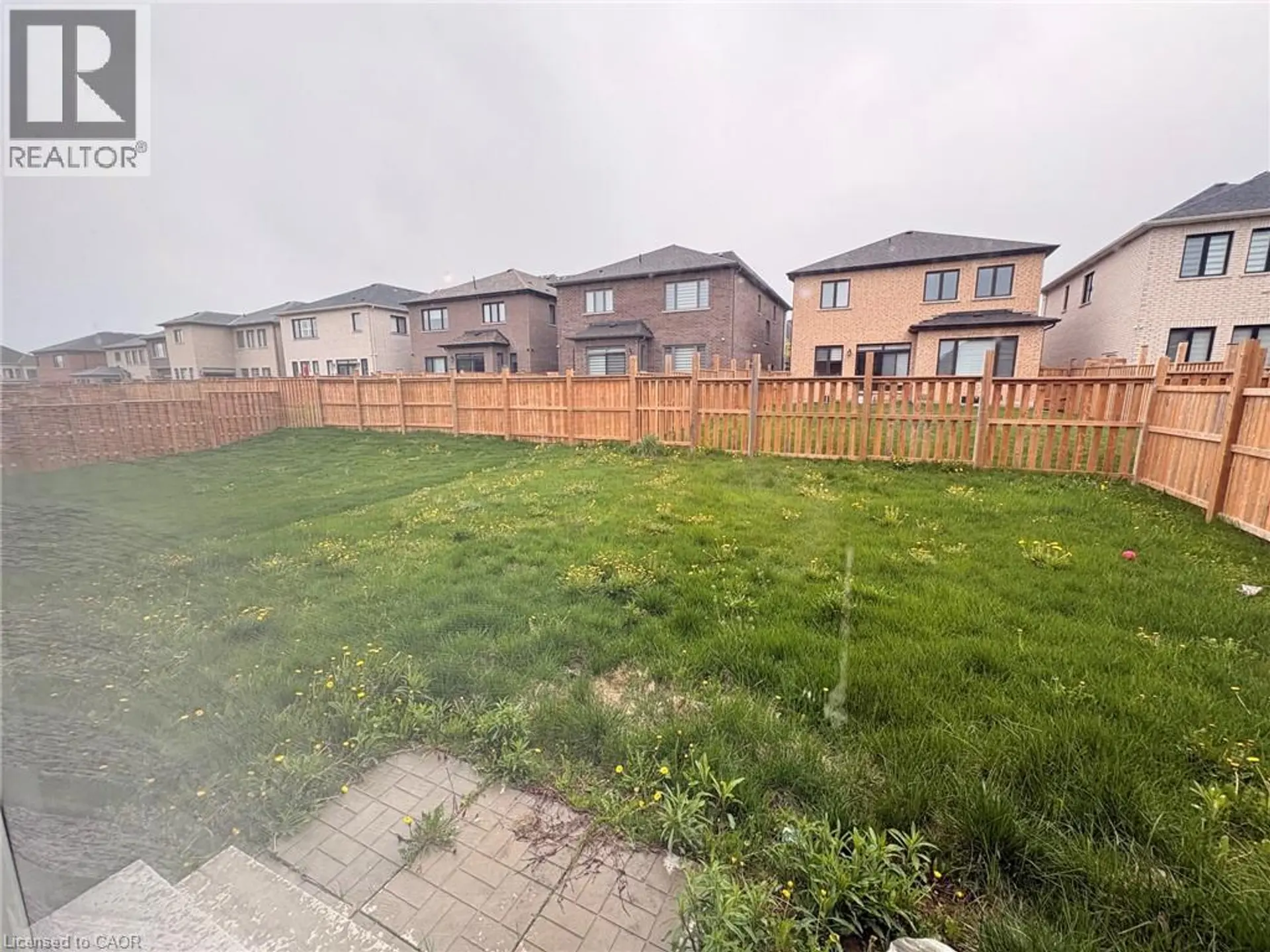 1079 EDINBURGH Drive - Image 4