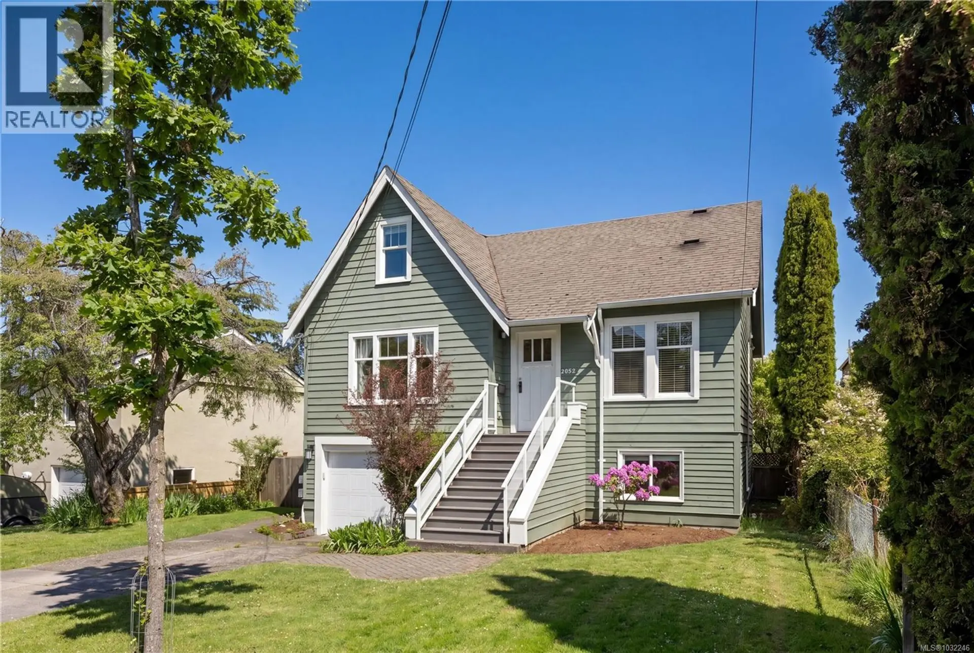 Property at 2052 Carrick St, Oak Bay, BC