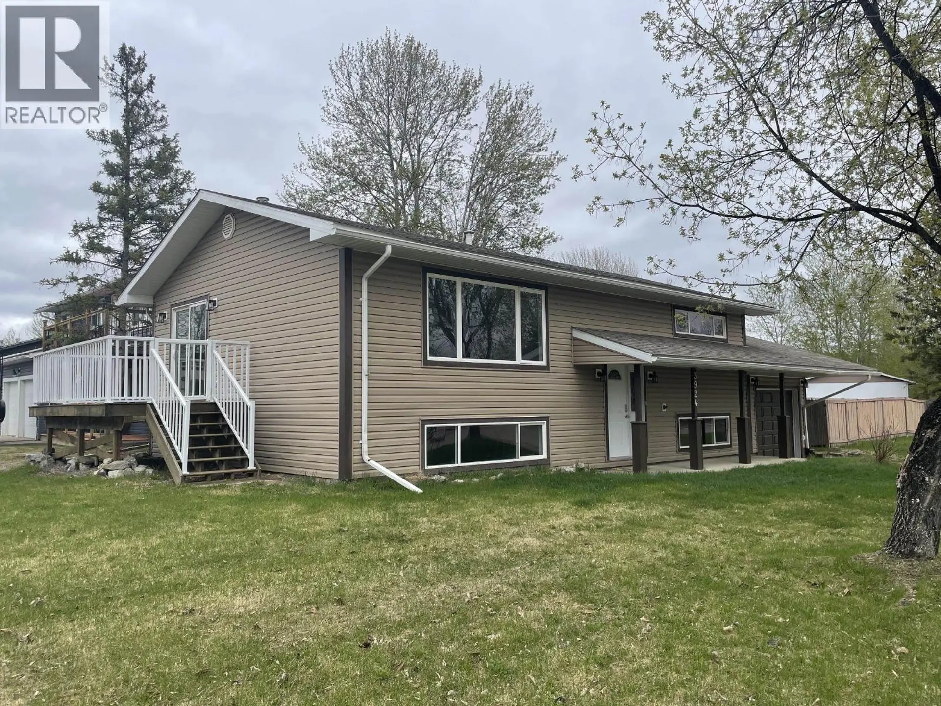 Property at 3924 E 53 AVENUE, Fort Nelson, BC