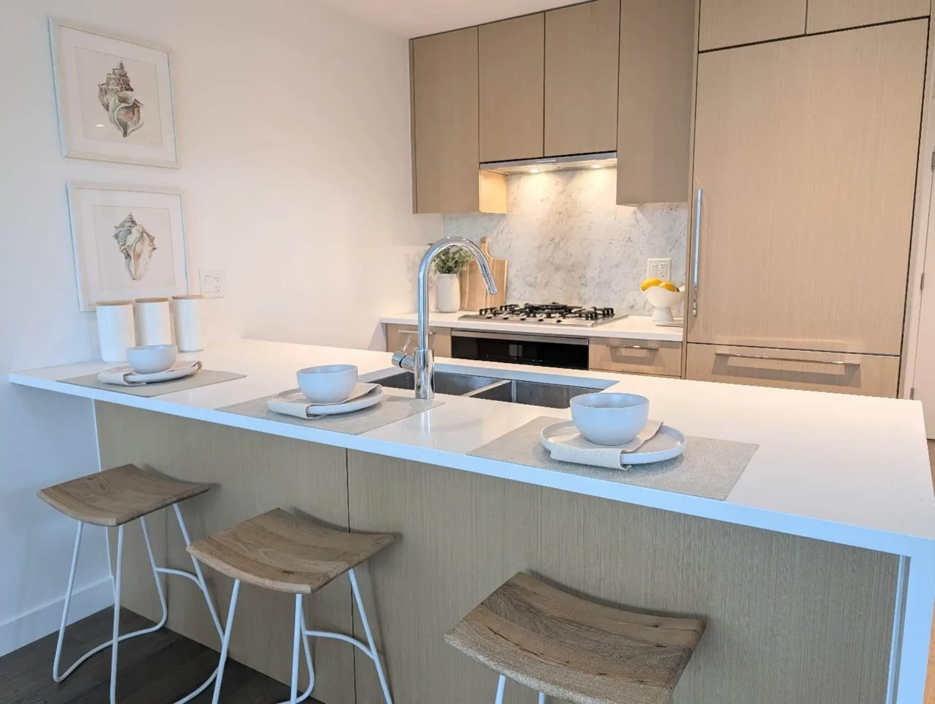 #302 5383 Cambie Street - Image 4