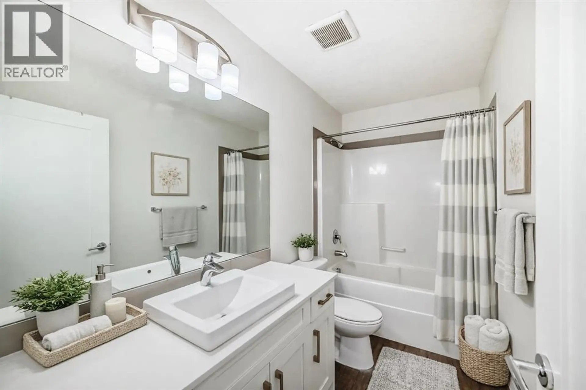 #211 10 Walgrove Walk SE - Image 13